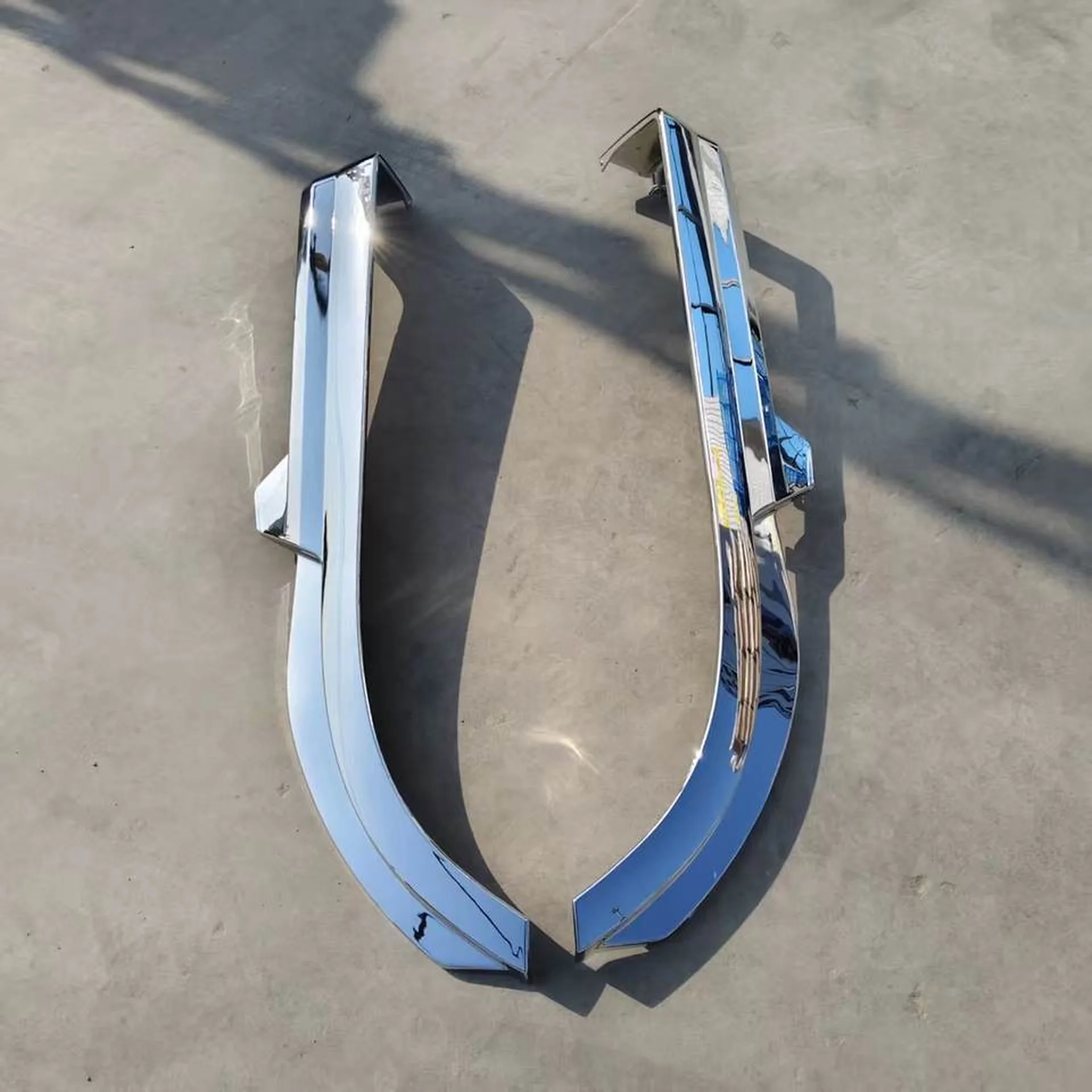 120CM Chrome Plastic Fender / Mud Flap for Mitsubishi Fuso F380