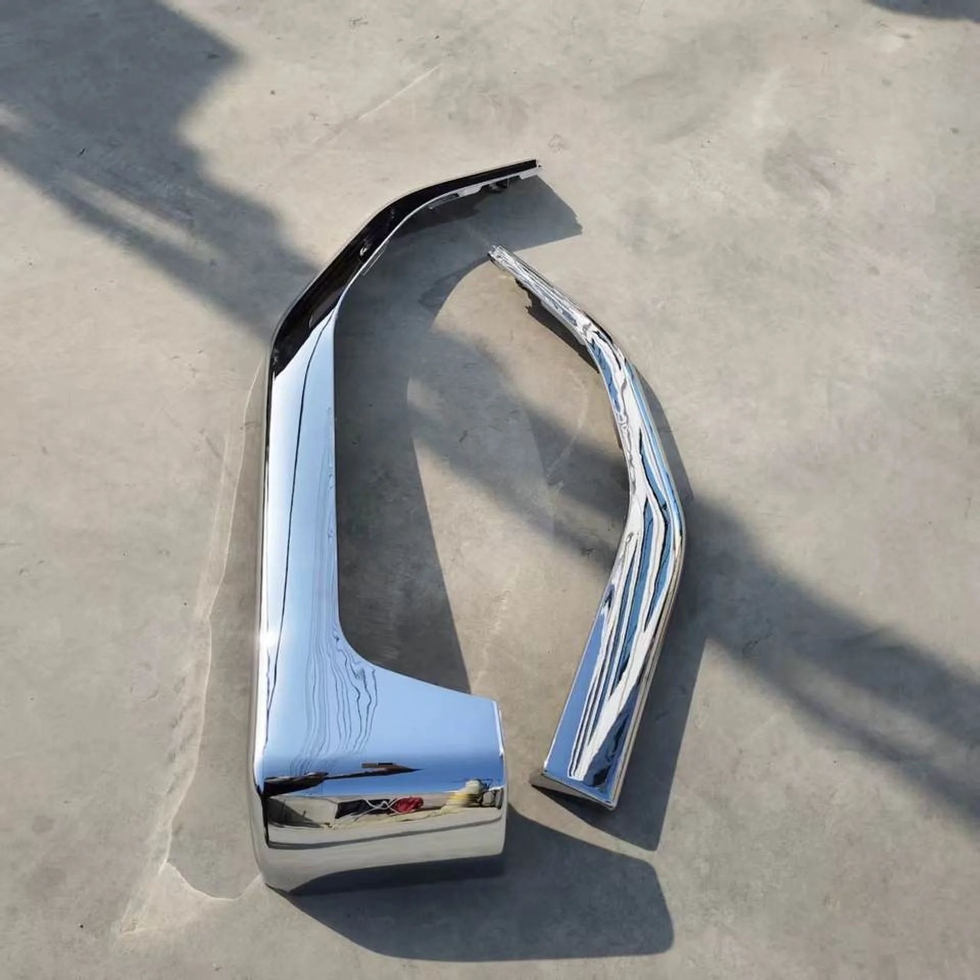 Chrome Plastic Fender / Mud Flap for Mitsubishi FM1524 / FM65F