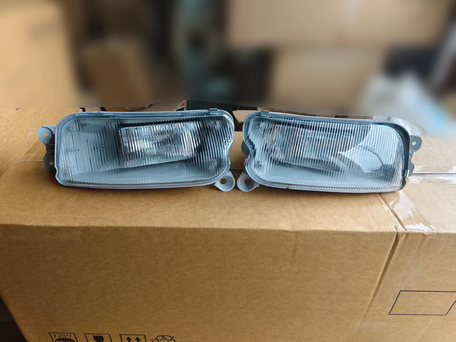 24V Plastic Fog Lamp for Mitsubishi FM1524 / FM65F