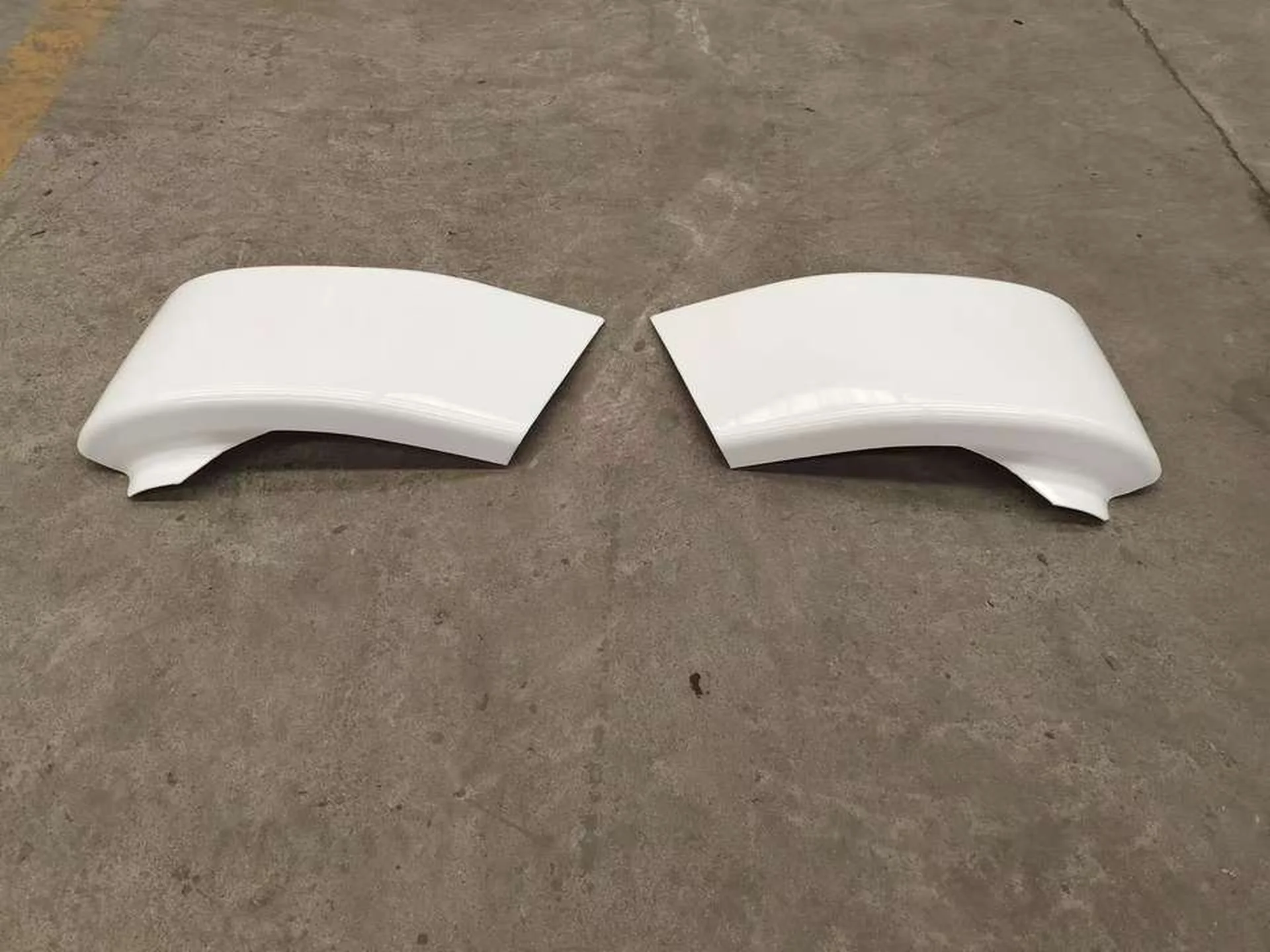 White Plastic Head Lamp for Mitsubishi FM1524 / FM65F