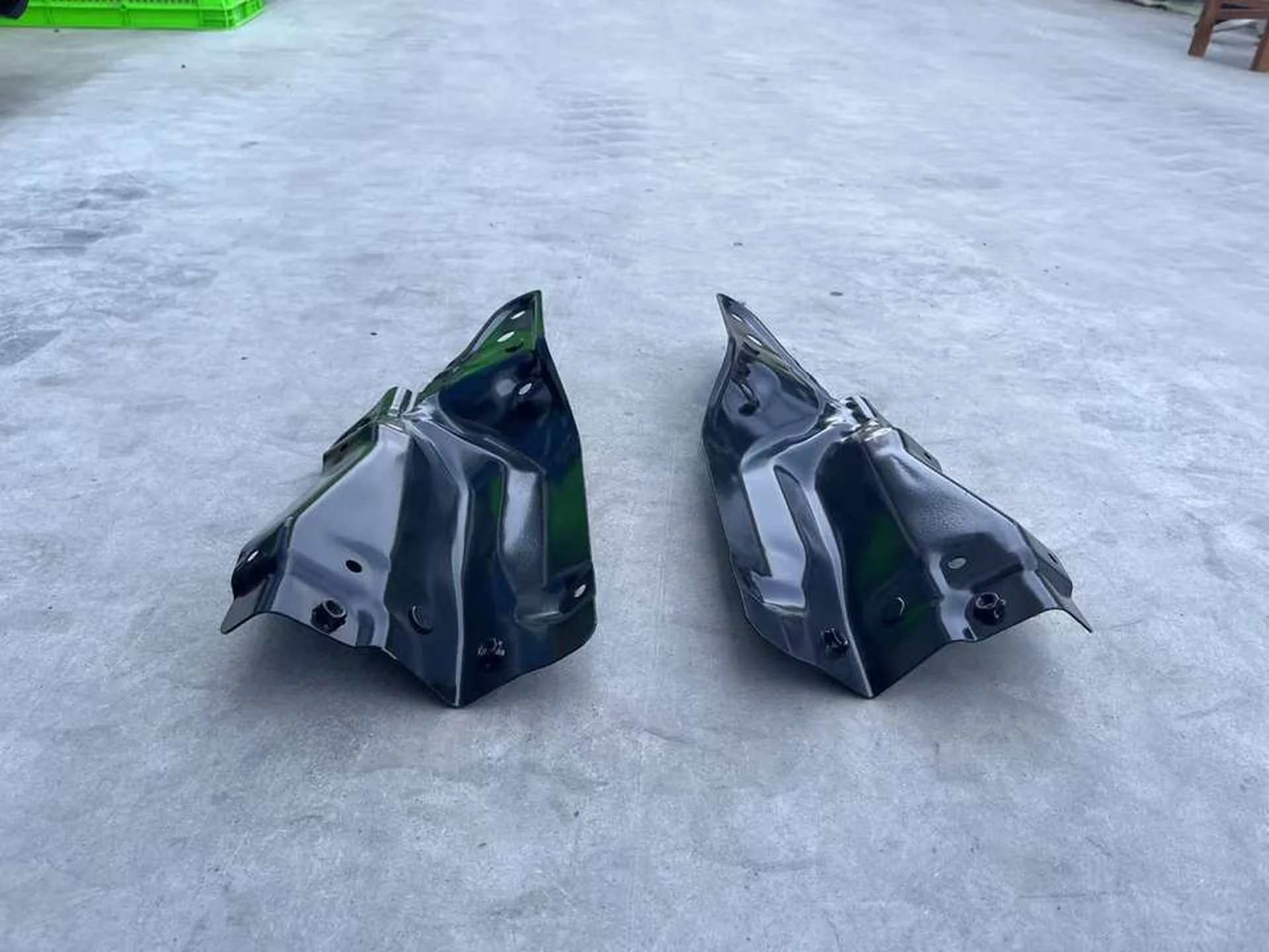 42*18CM Black Metal Step Panel for Hino Victor