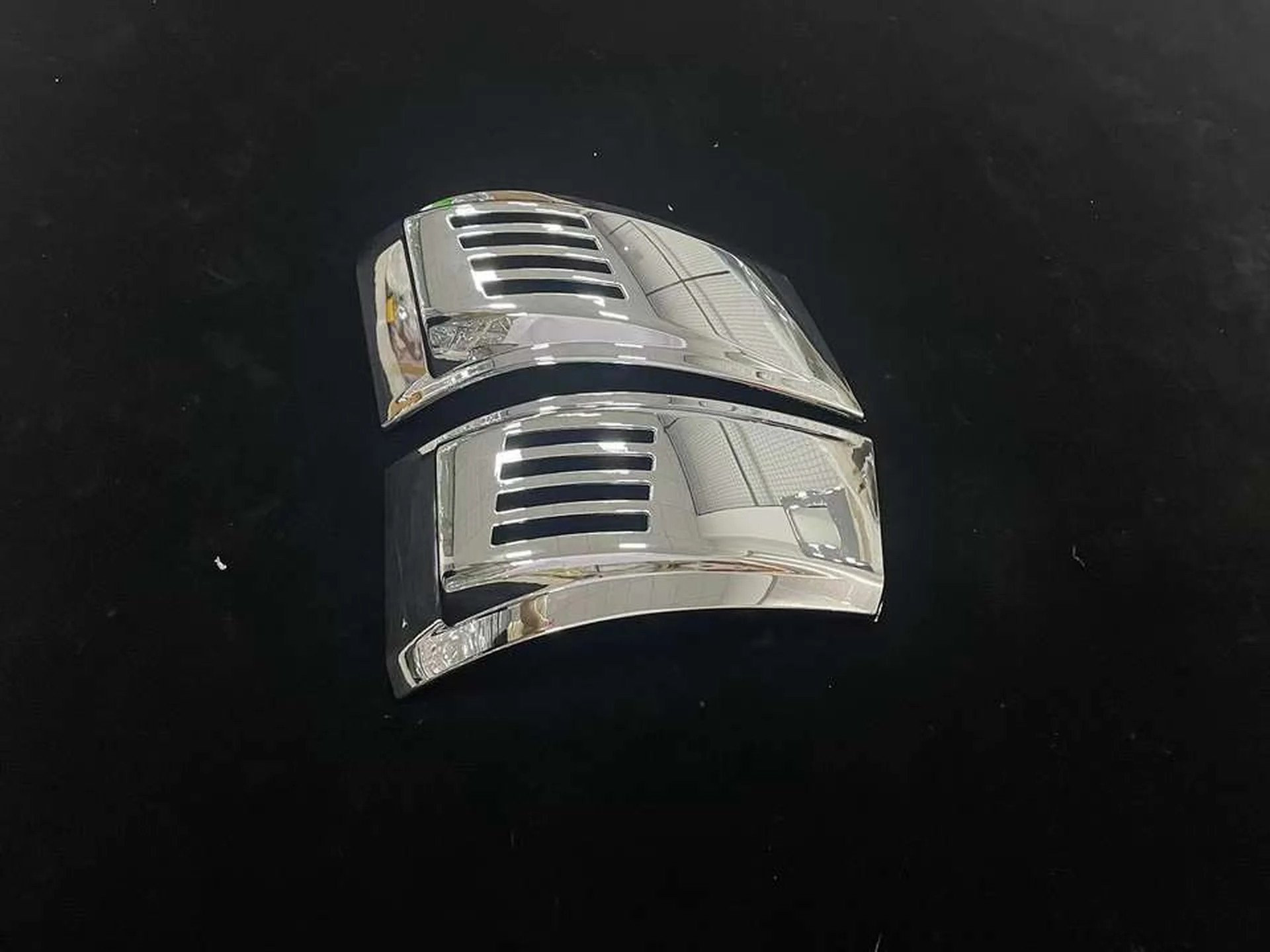 Chrome Plastic Lamp Cover for Mitsubishi Canter 2010