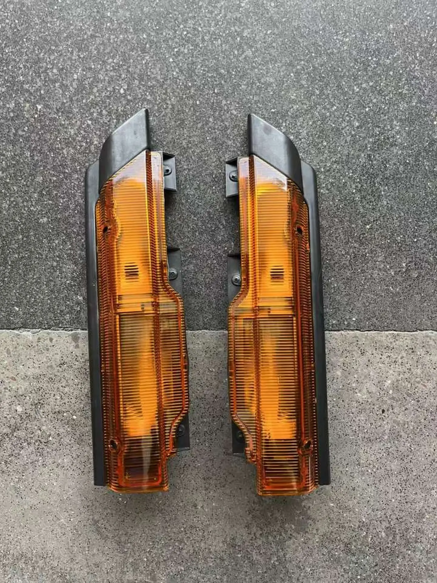 42CM Plastic Side Marker Lamp for Mitsubishi FE647 / FE511