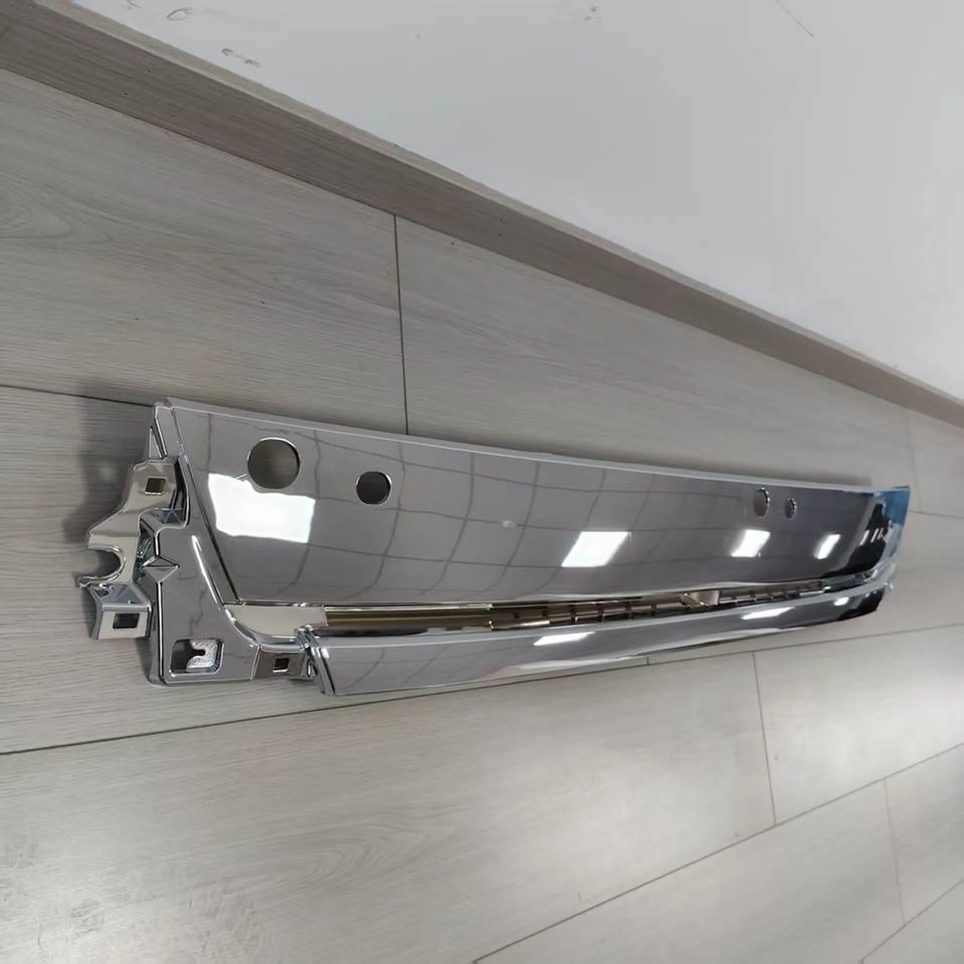 Chrome Plastic Wiper Panel / Arm for Mitsubishi Fuso 2020