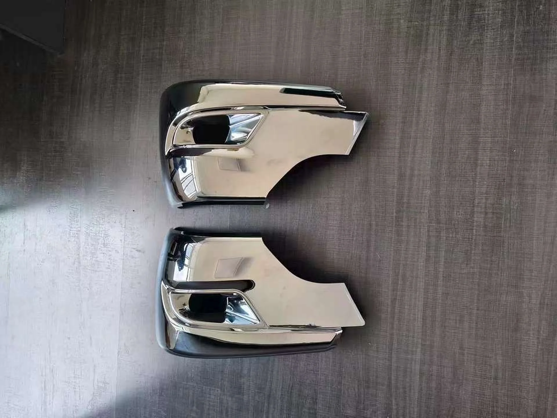 Chrome / White Plastic Lamp Cover for Mitsubishi Fuso 2020