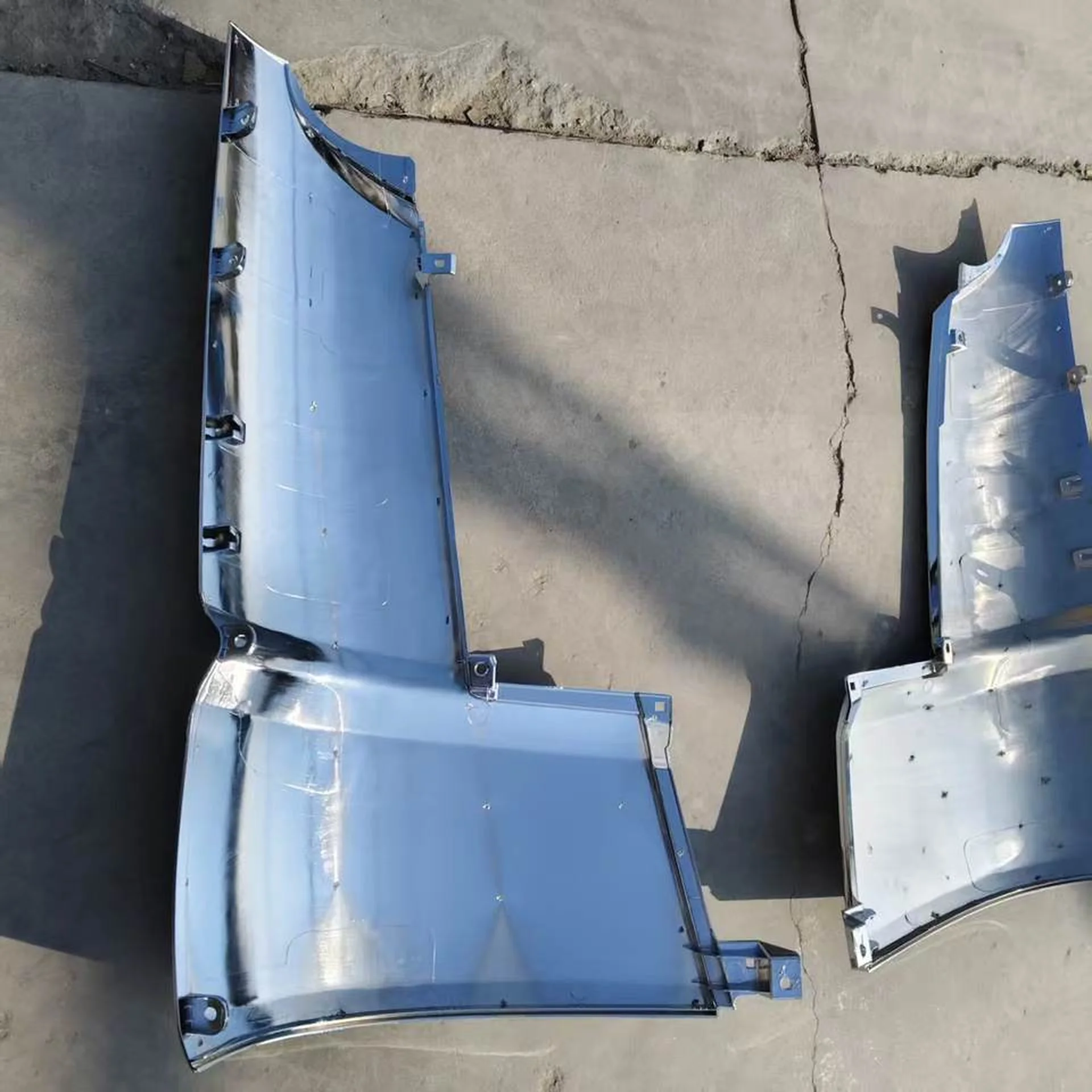 Chrome Plastic Corner Panel for Mitsubishi Fuso 2017