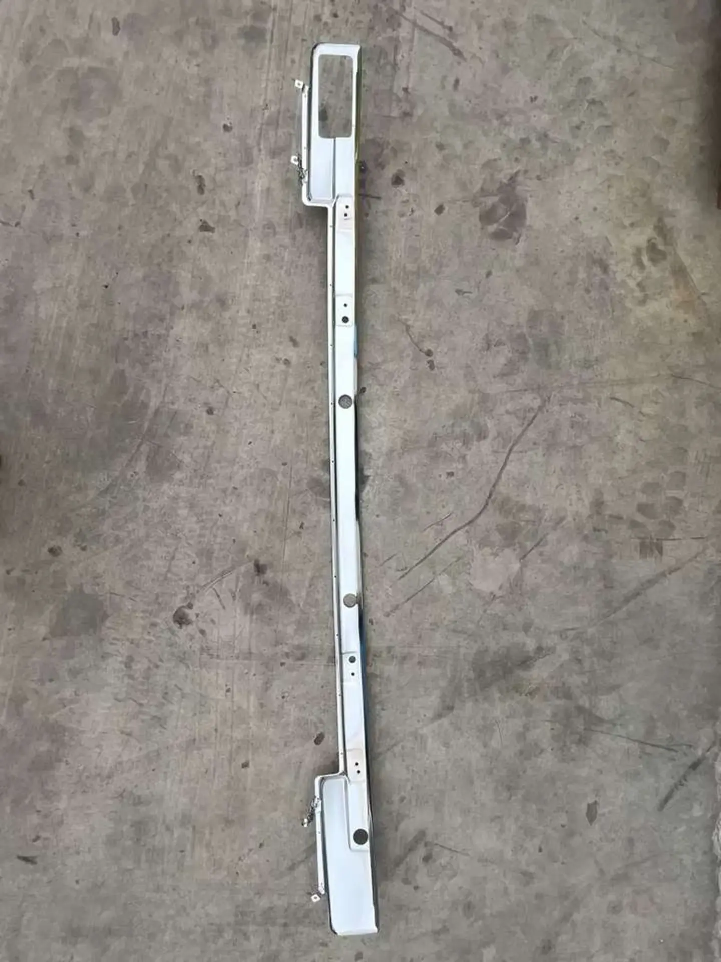 Chrome Plastic Wiper Panel / Arm for Nissan CWA451 / UD