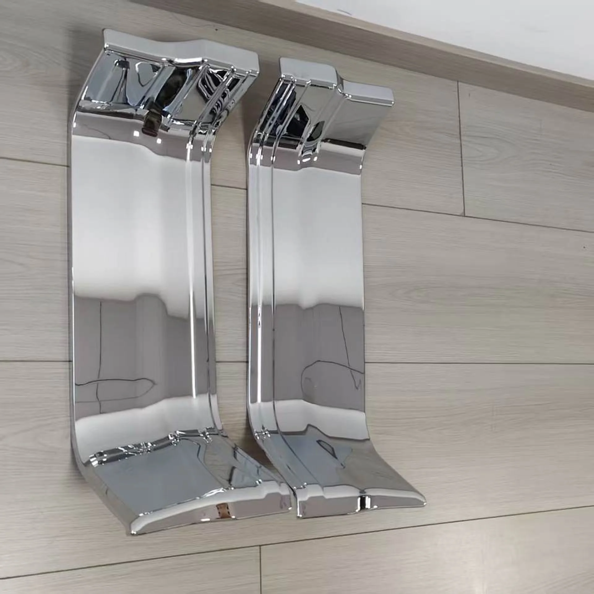 Chrome Plastic Step Panel for Nissan UD / Quon