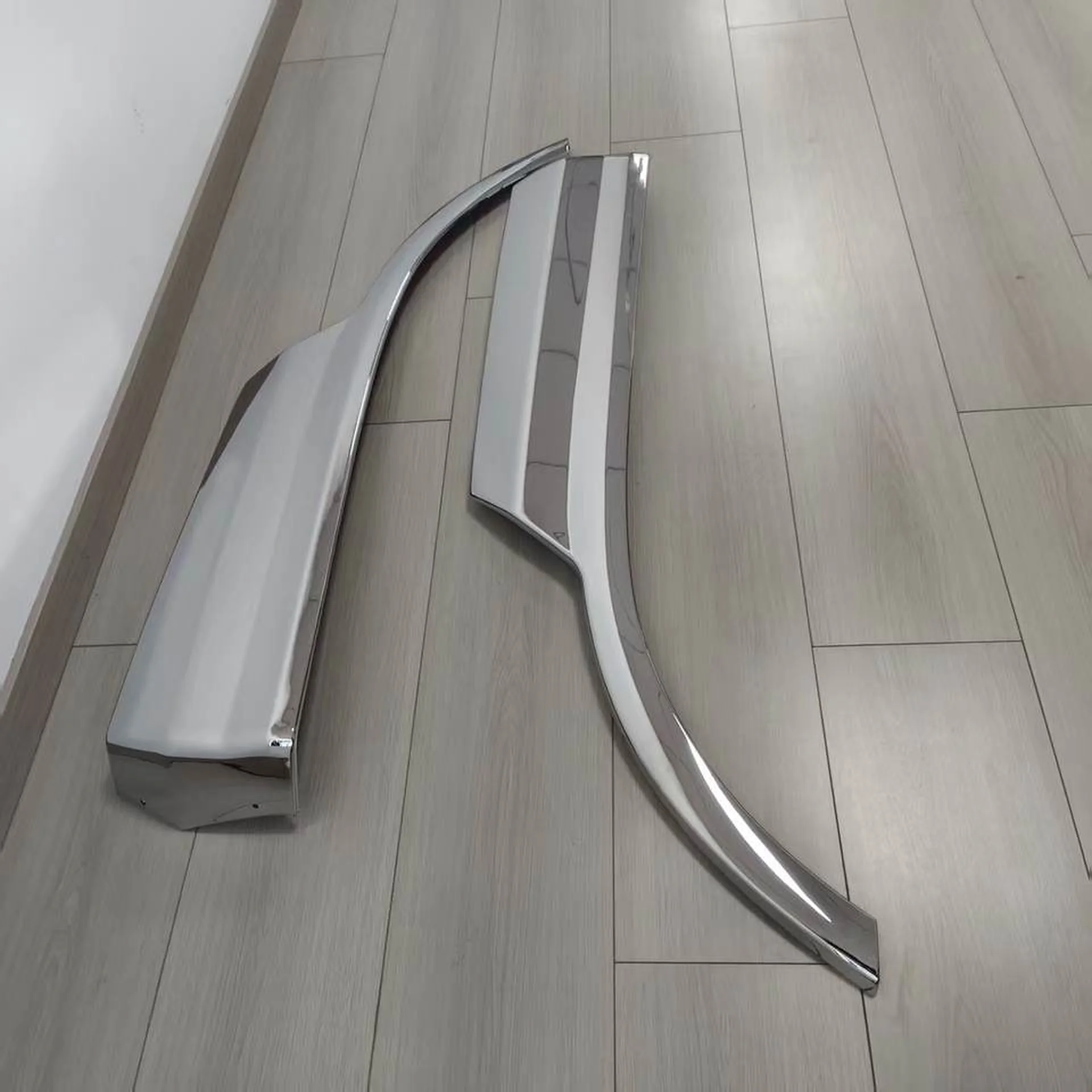 110CM Chrome Plastic Fender / Mud Flap for Nissan UD / Quon