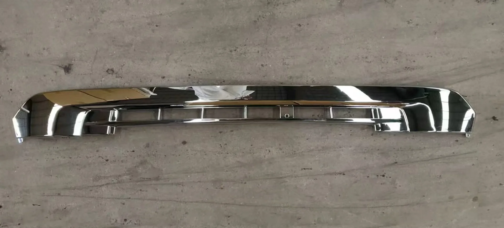 Chrome Plastic Grille for Nissan UD / Quon
