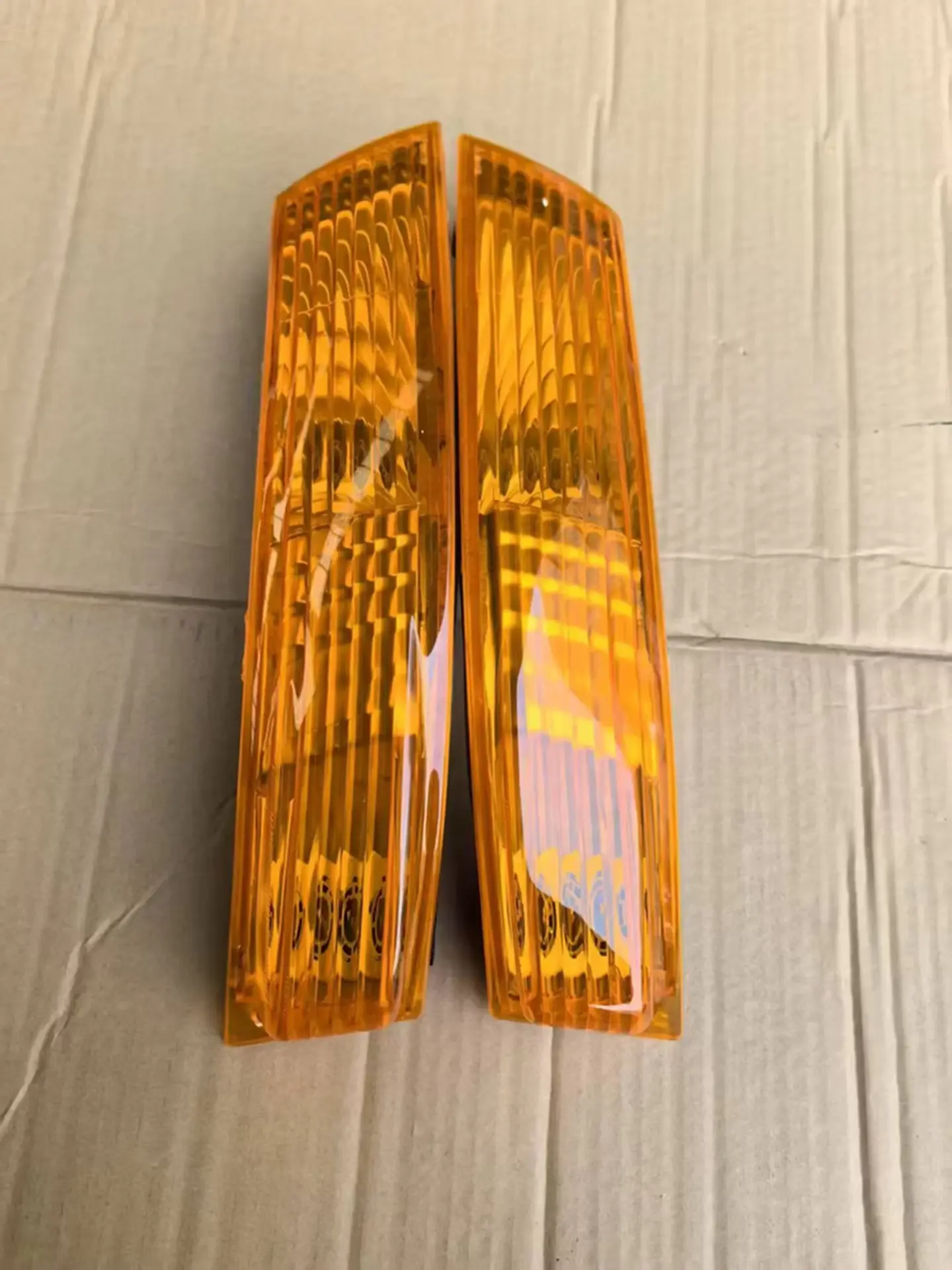 37CM Yellow Plastic Corner Lamp for Hino 300 Dutro