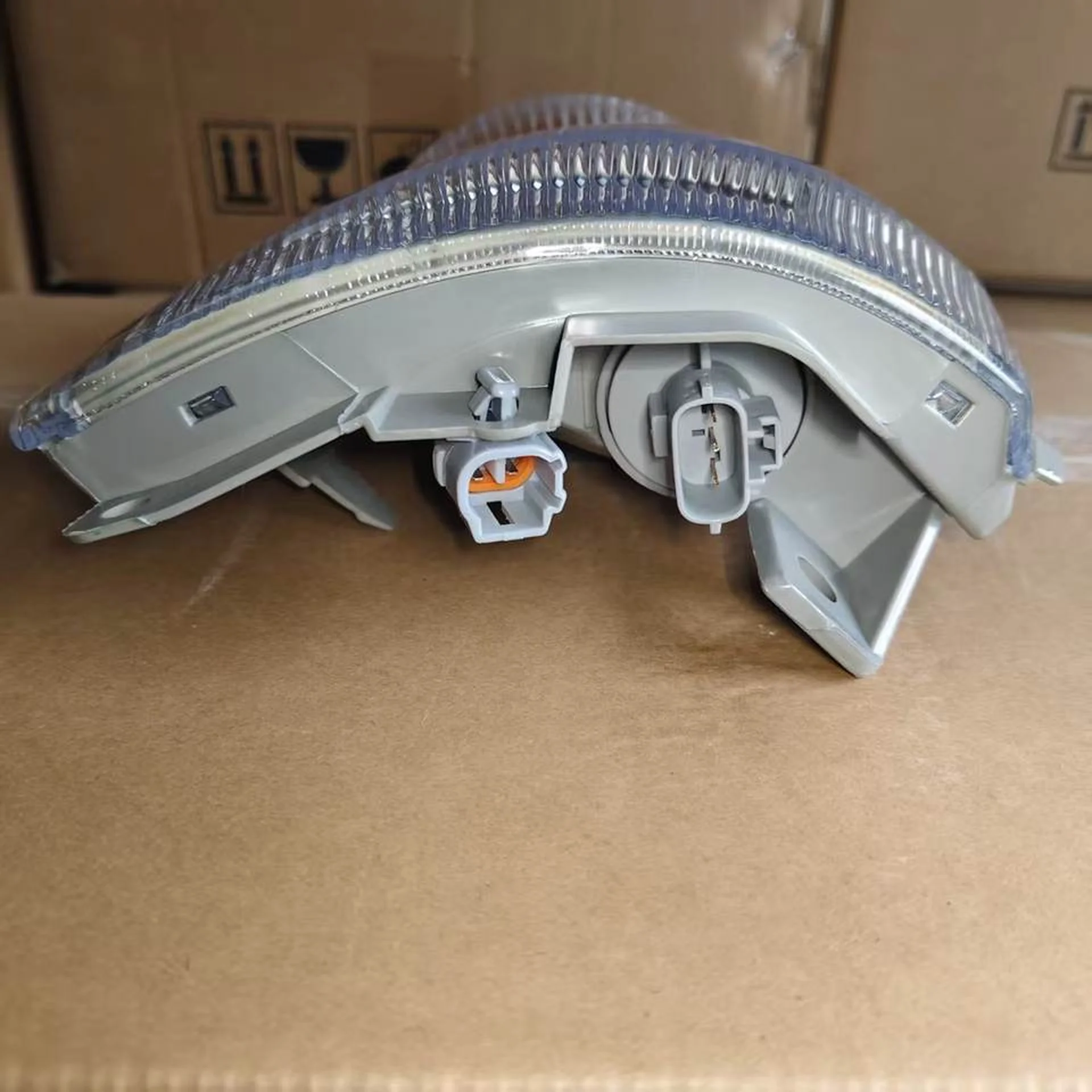 Plastic Corner Lamp for Hino