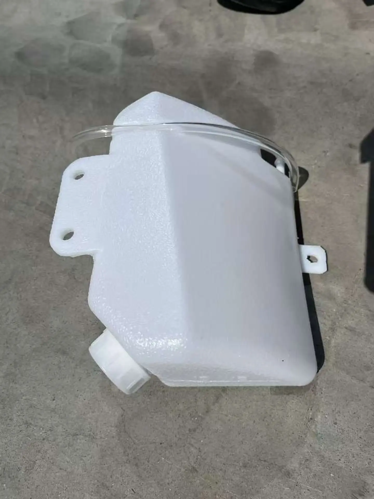 White Plastic Radiator Panel for Hyundai