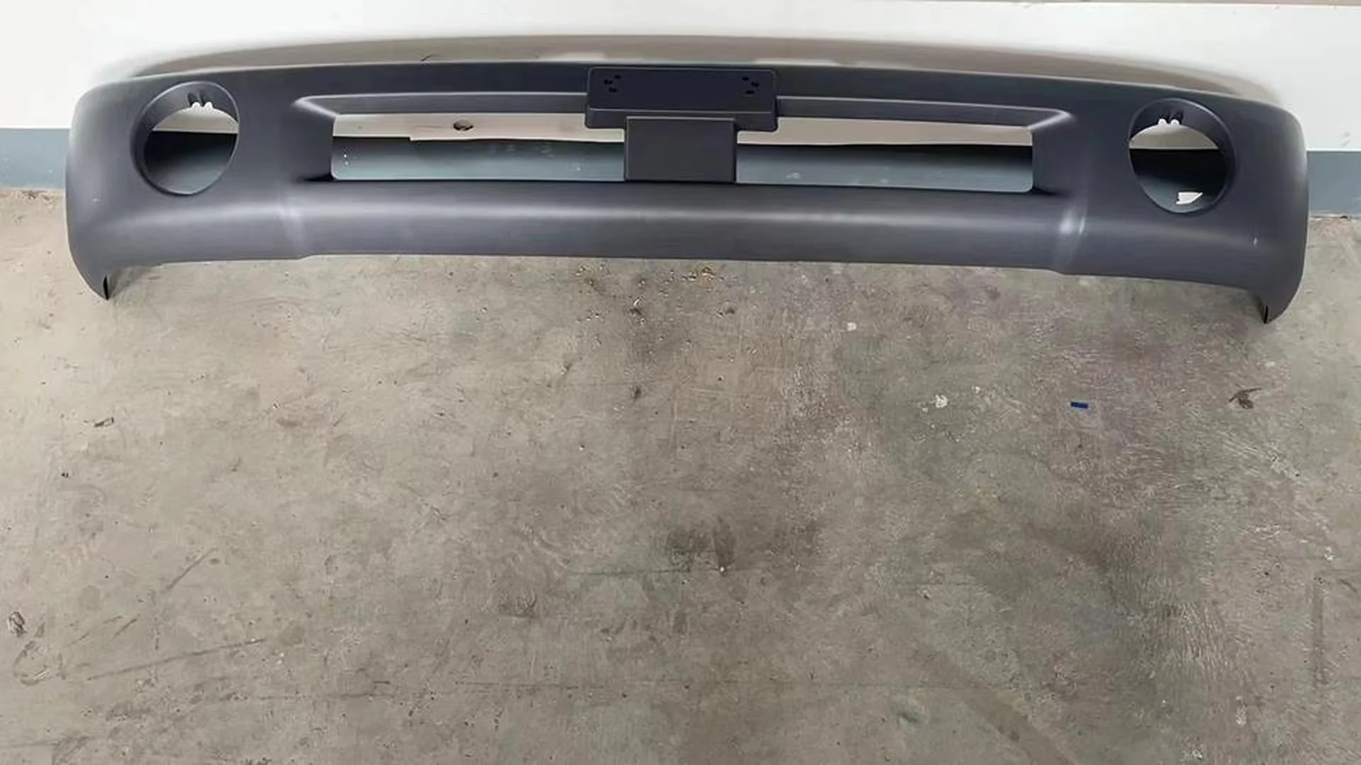 Black Plastic Bumper for Hyundai HD65 / HD78