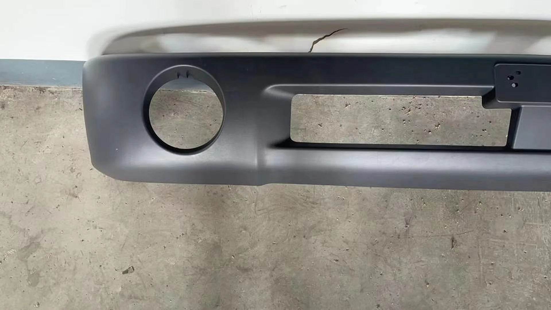 Black Plastic Bumper for Hyundai