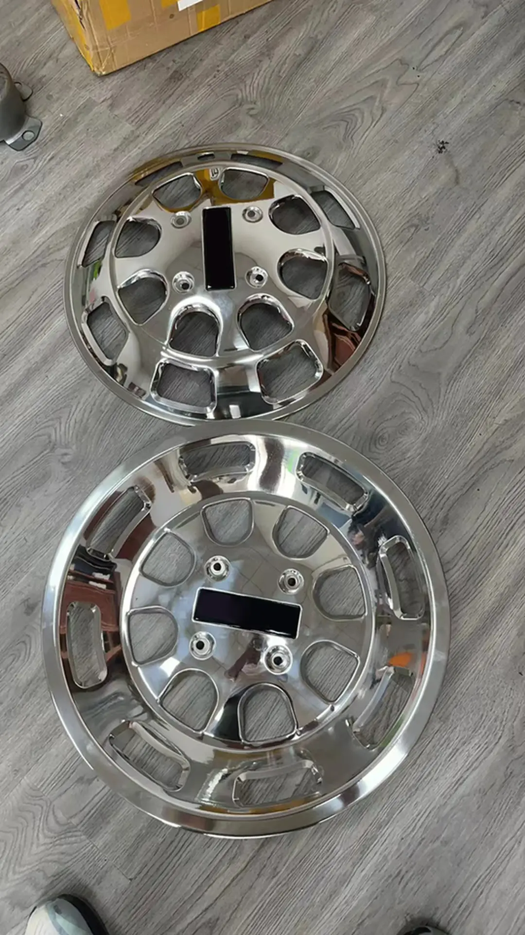 Chrome / Silver Stainless Steel / Metal Wheel Cover for Mitsubishi