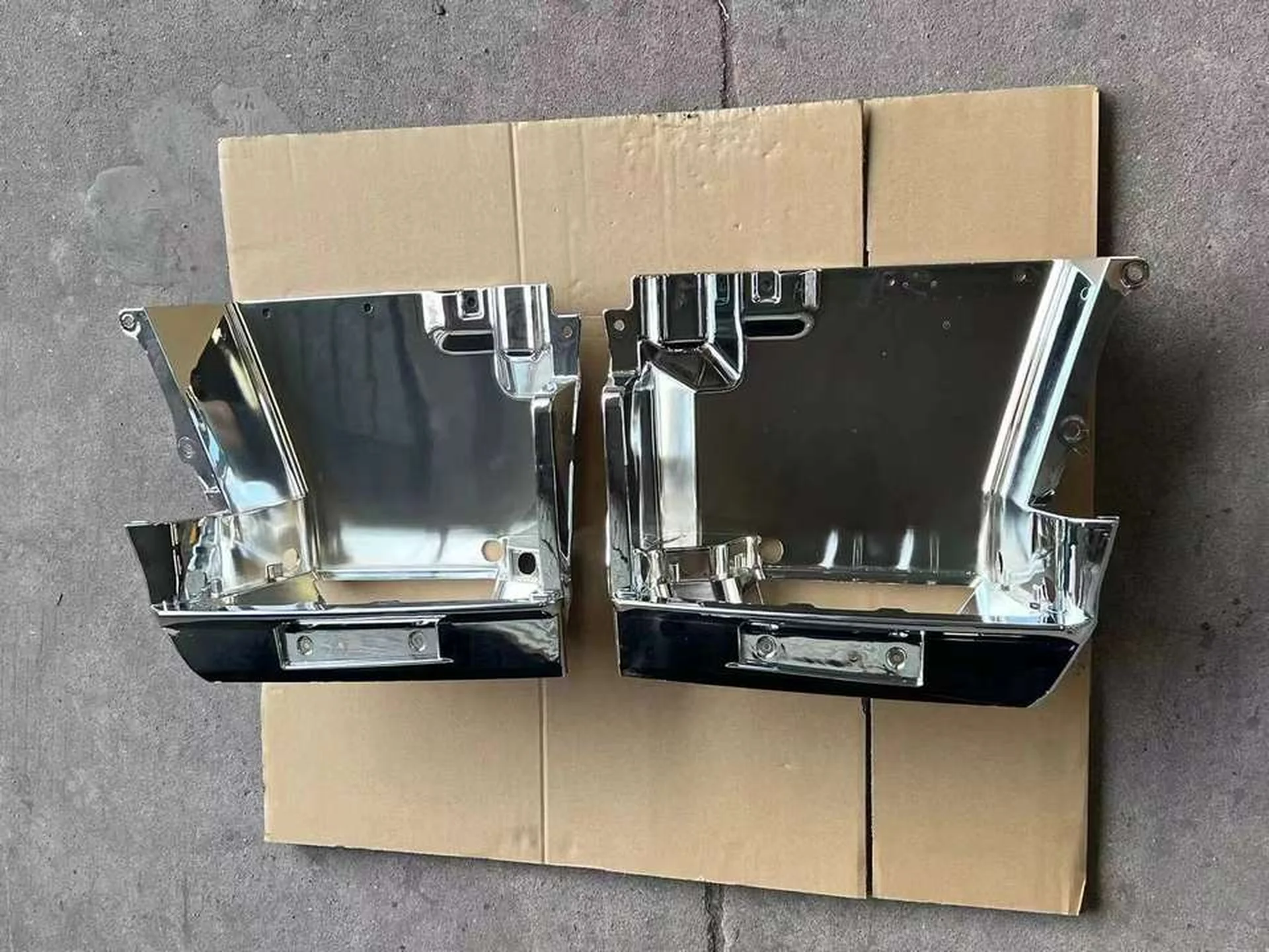 Chrome Plastic Step Panel for Mitsubishi FM1524 / FM65F