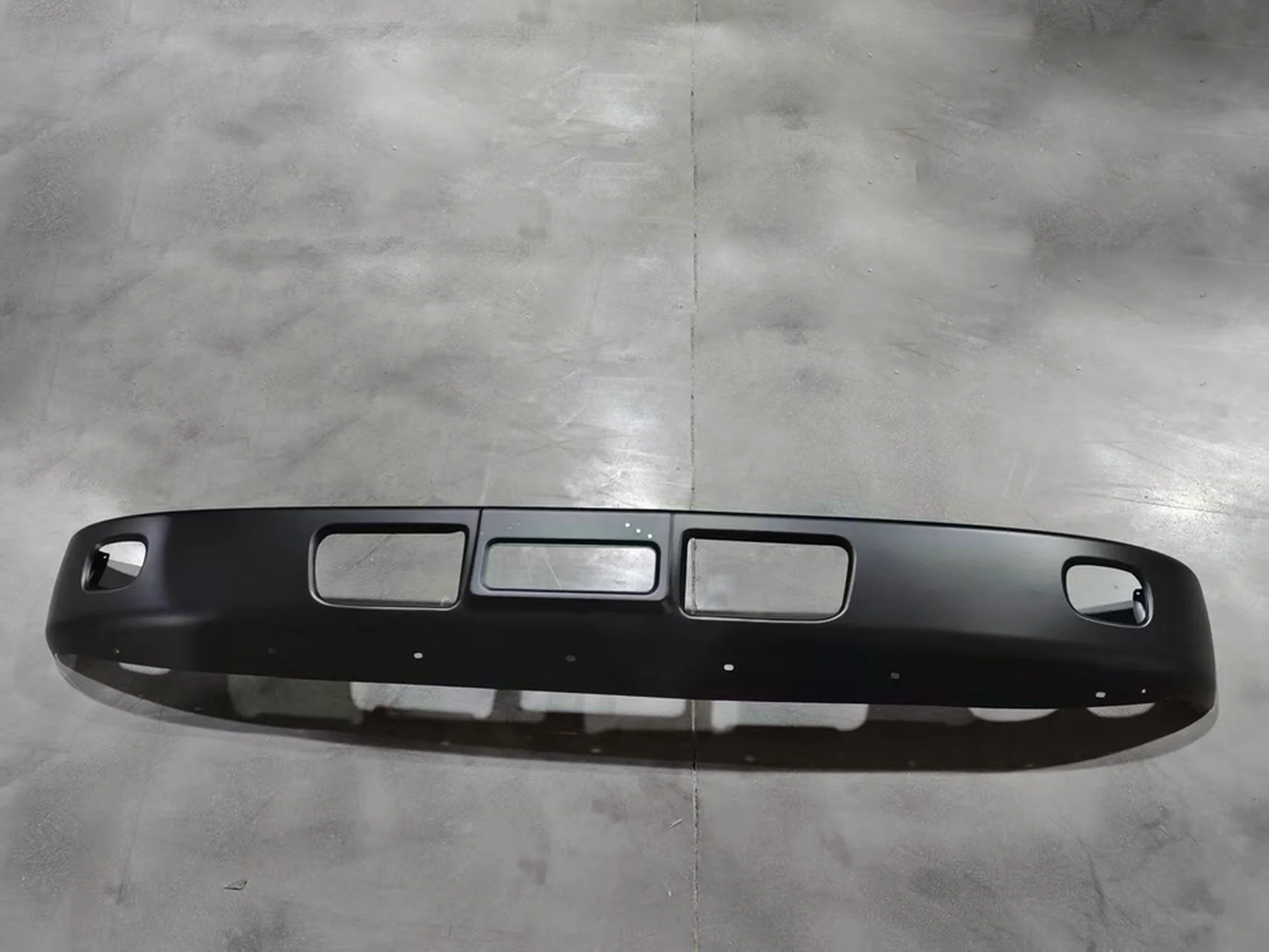 Chrome / Black Metal Bumper for Mitsubishi FN627 / FM617