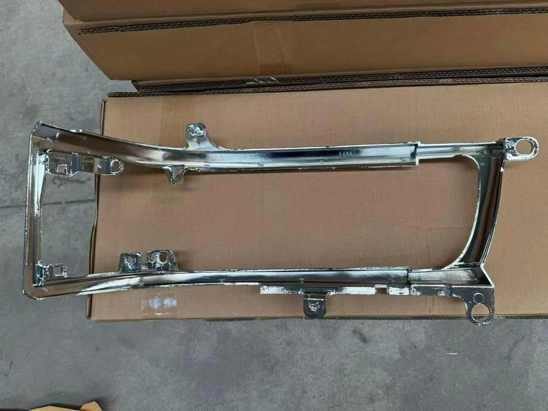 62*20CM Chrome Plastic Head Lamp for Hino Profia