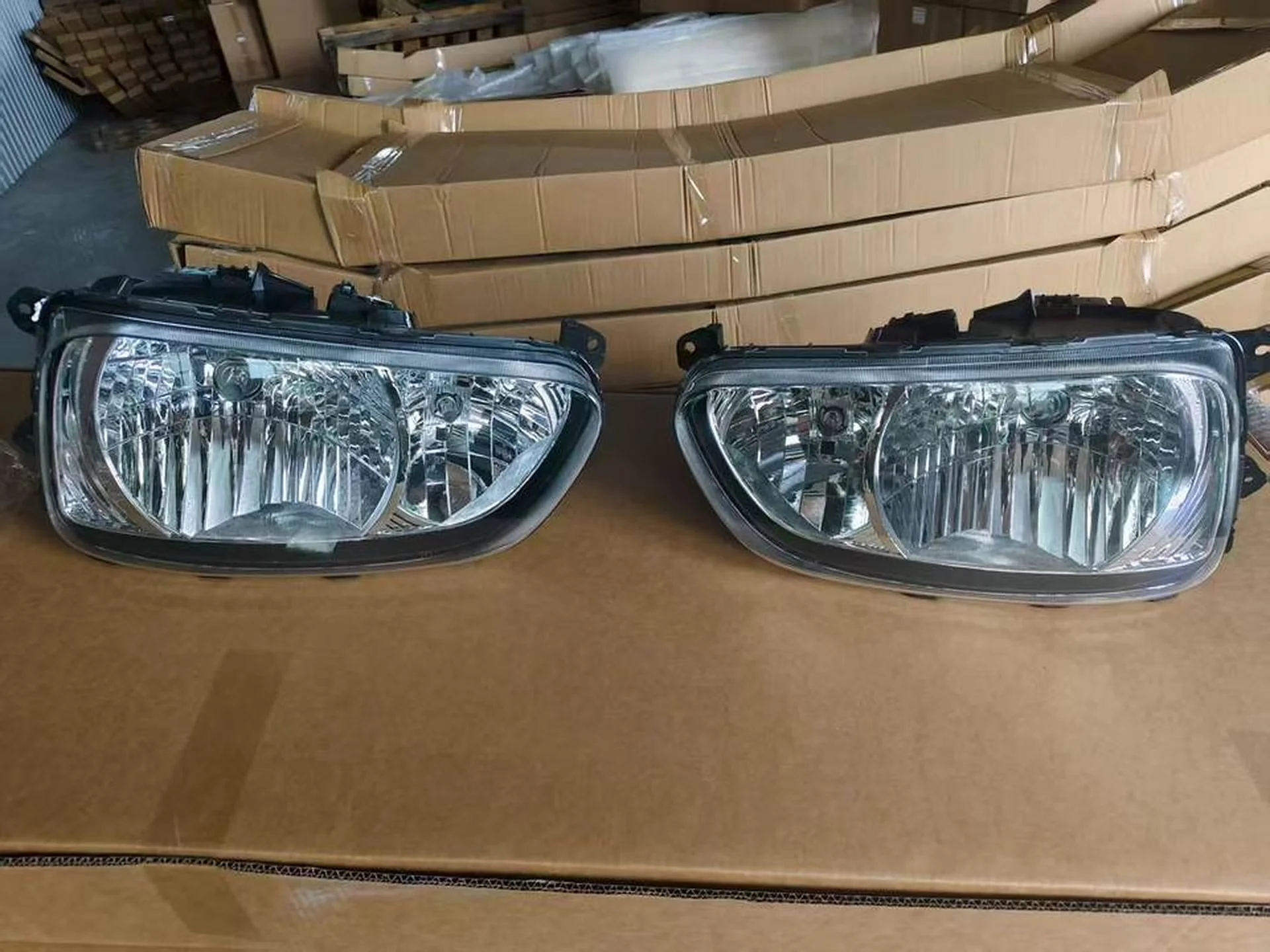12V24V Plastic Head Lamp for Hino Mega 700