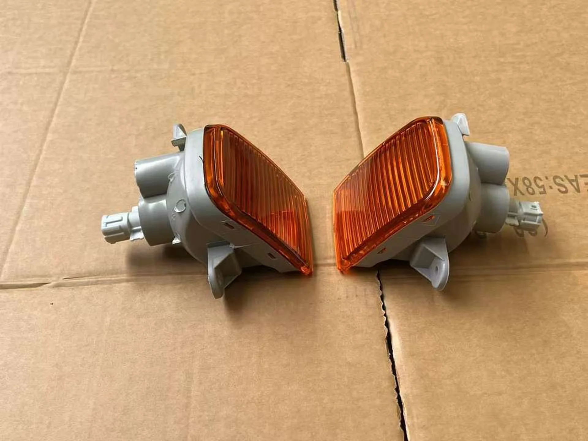 13*7.5CM White / Yellow Plastic Fog Lamp for Hino Profia
