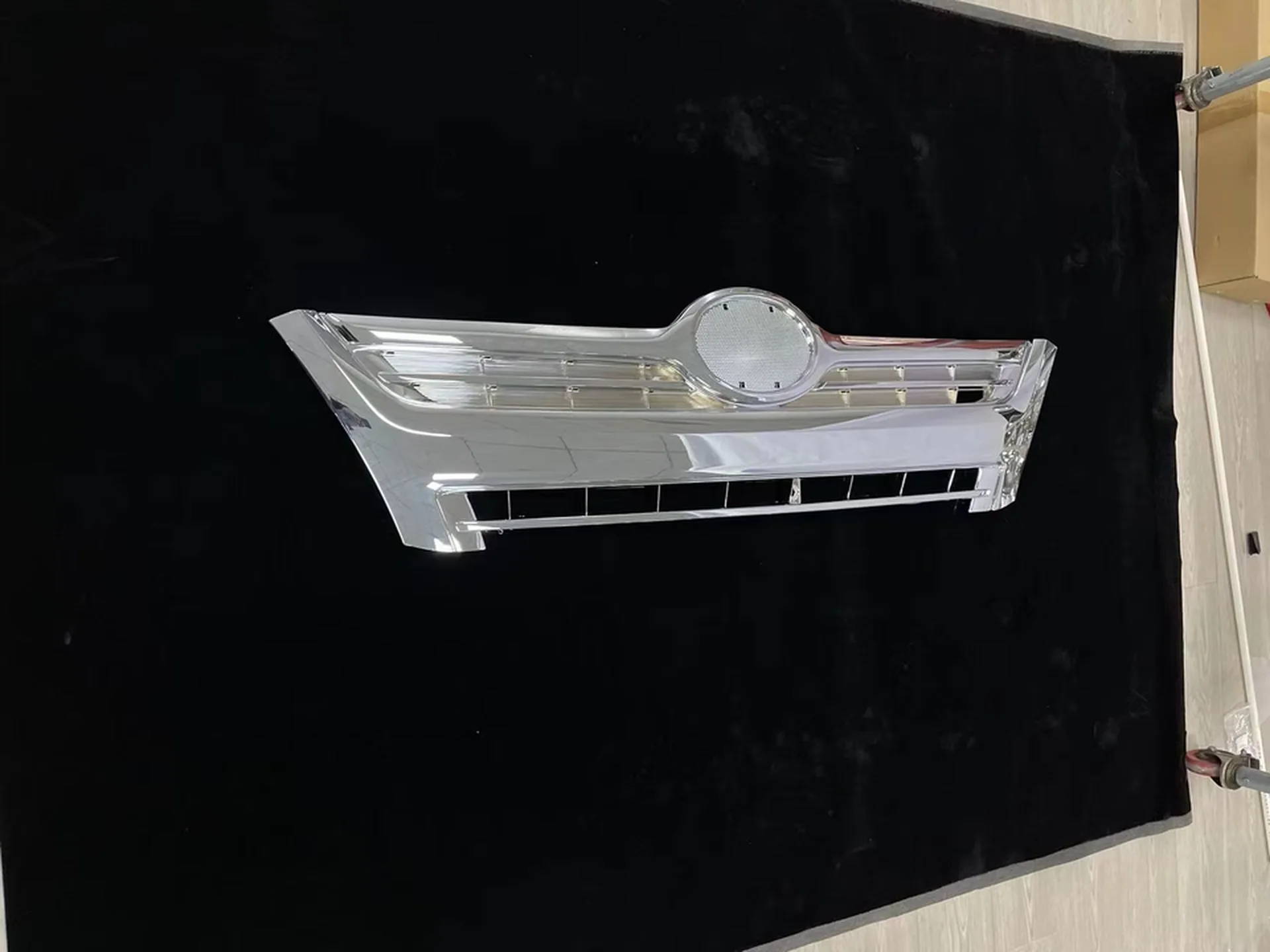 135CM Chrome / Black Plastic Grille for Hino 300 Dutro