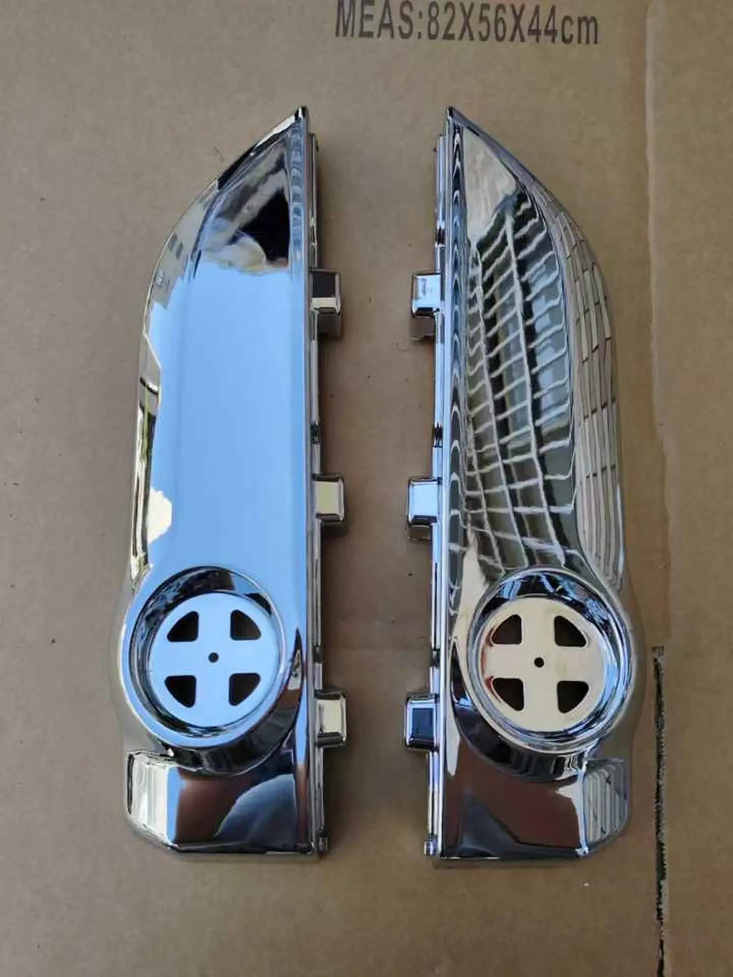 38CM Chrome / White Plastic Step Panel for Hino Dominator 500 / New 500