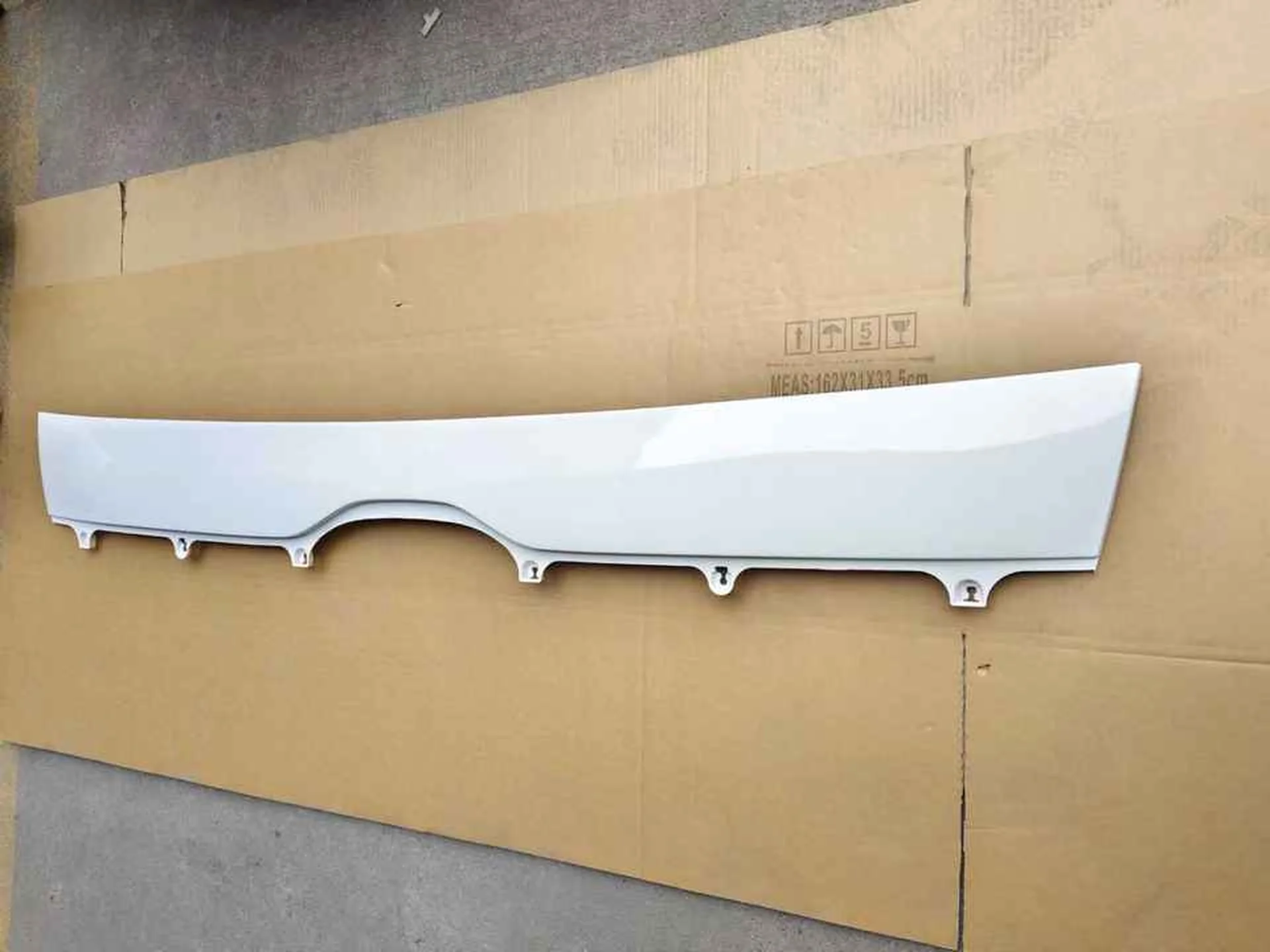 Chrome / White Plastic Front Panel / Garnish for Hino Dominator 500 / New 500