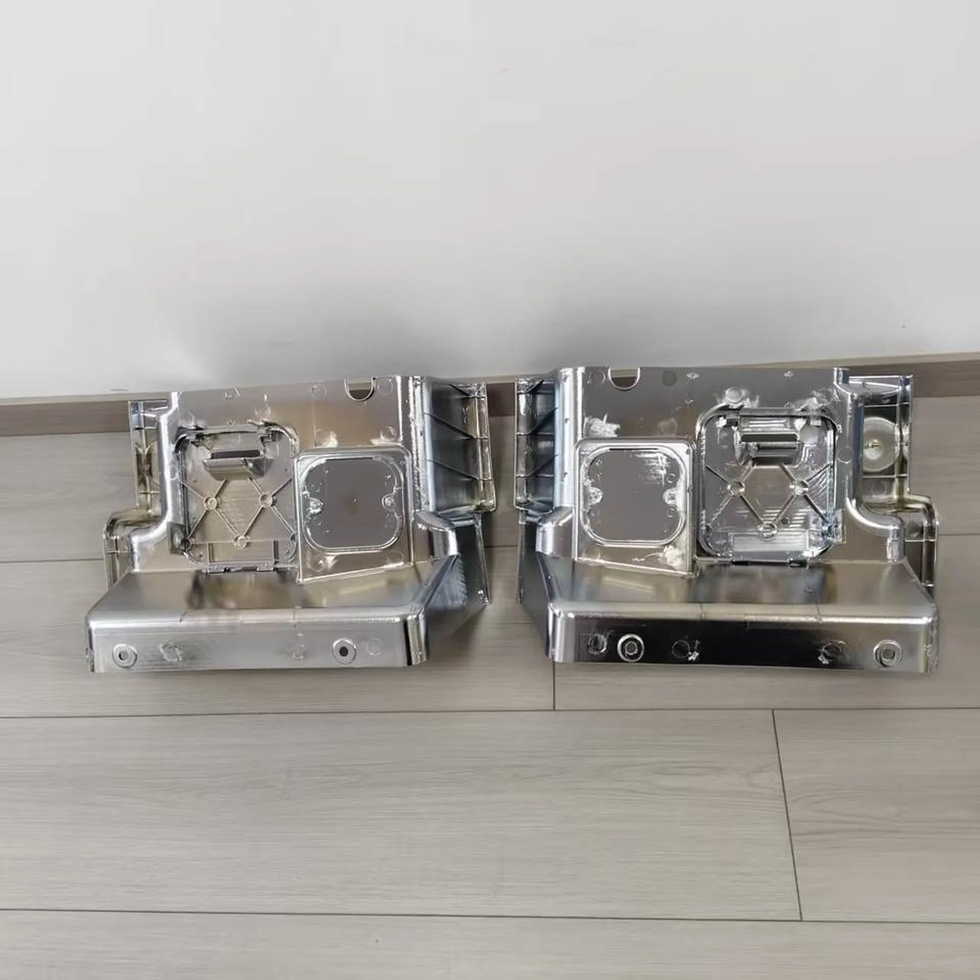 Chrome Plastic Step Panel for Hino New Mega 700