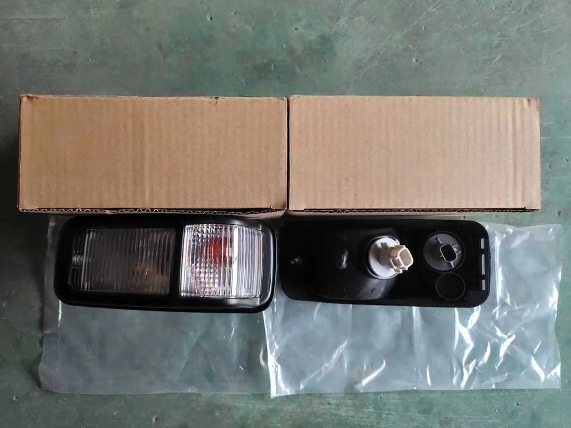 41CM Chrome Plastic Side Marker Lamp for Isuzu NPR 700P