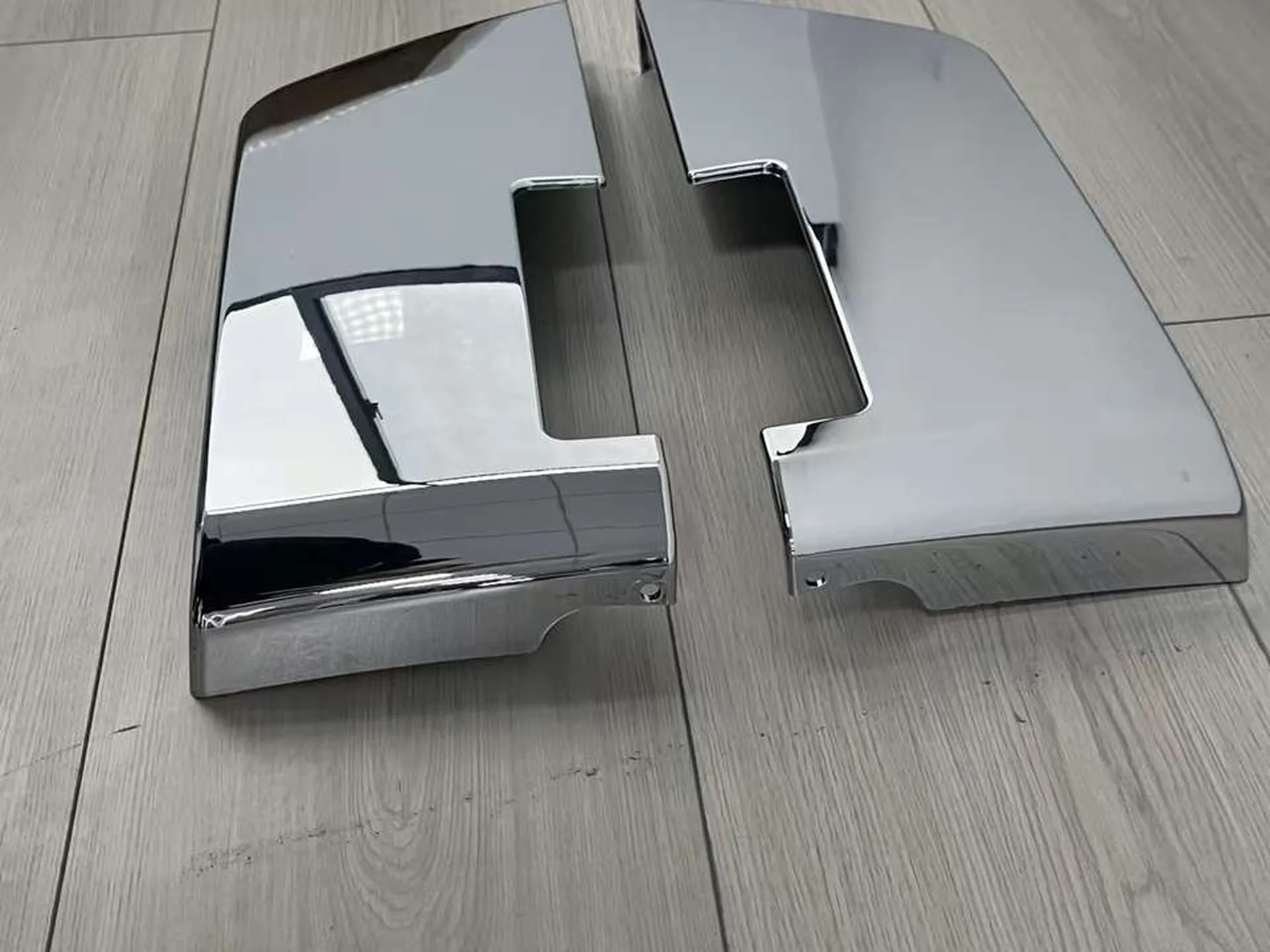 Chrome Plastic Step Panel for Isuzu New Elf 2023