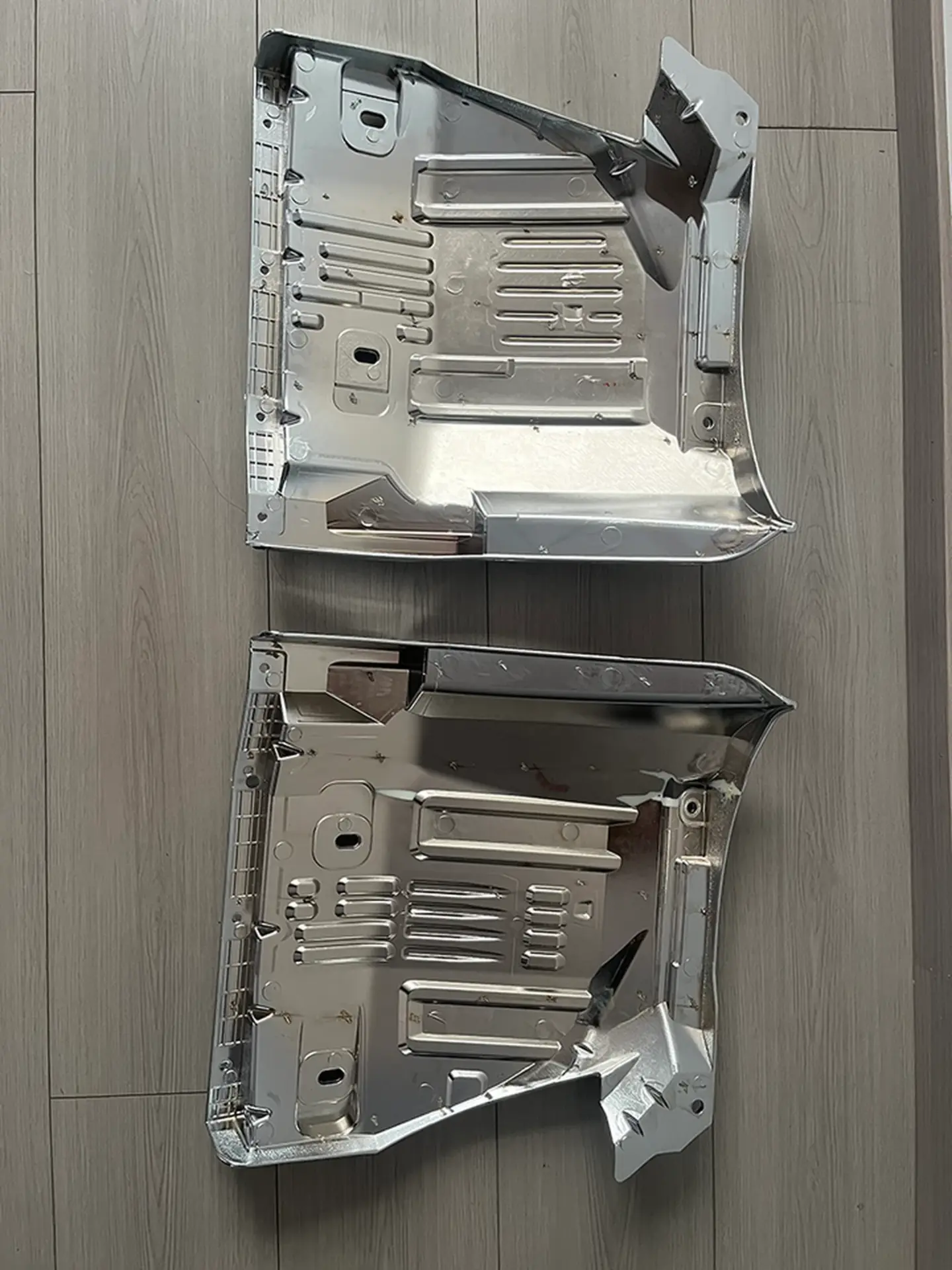 Chrome Plastic Fender / Mud Flap for Isuzu New Elf 2023