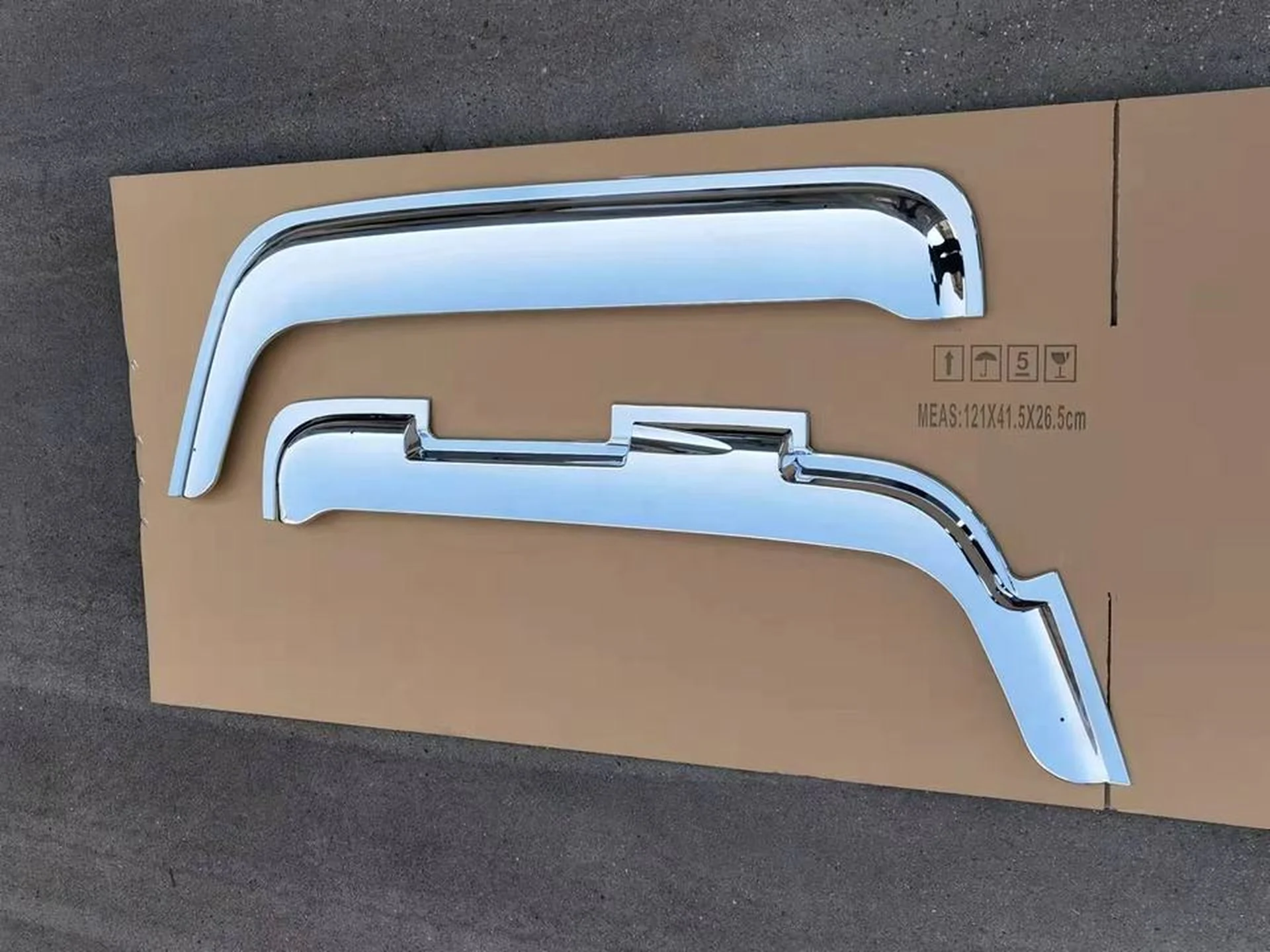 Chrome Plastic Rain Shield / Visor for Isuzu Giga 2017