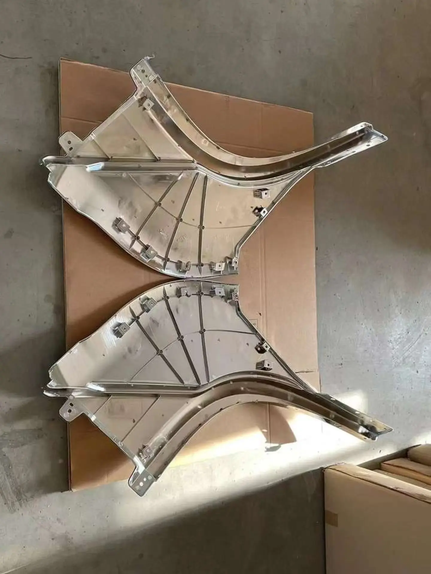 Chrome / White Plastic Fender / Mud Flap for Isuzu Giga 2017