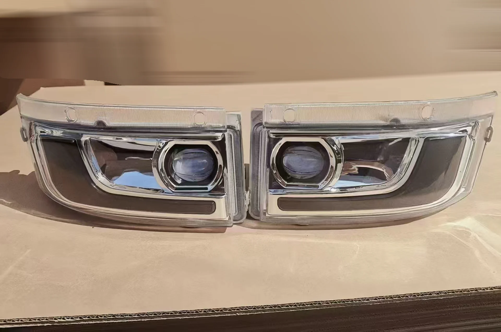 Plastic Fog Lamp for Isuzu Giga 2010-2012