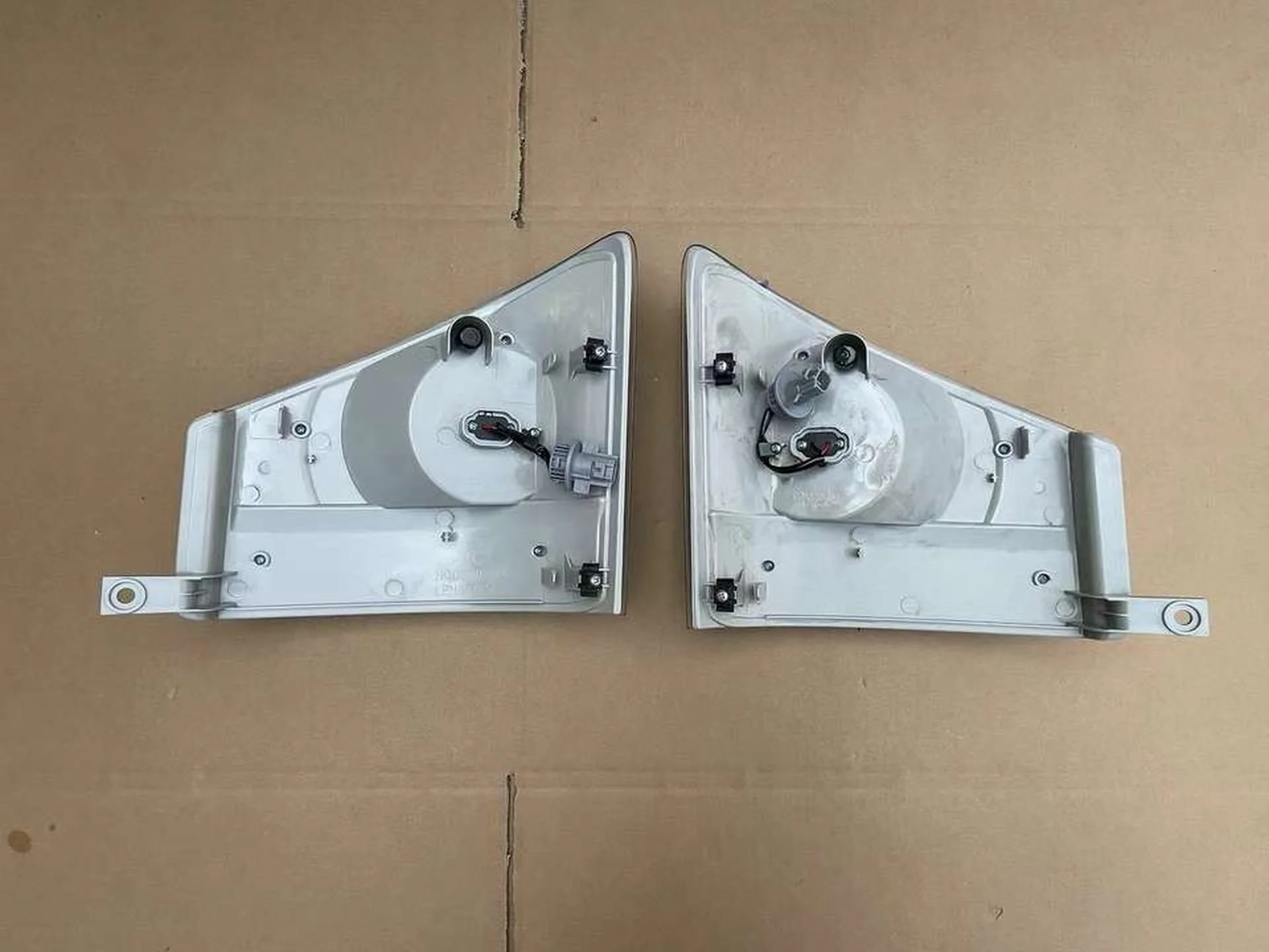 31.5*23.5CM Plastic Corner Lamp for Isuzu NPR 700P