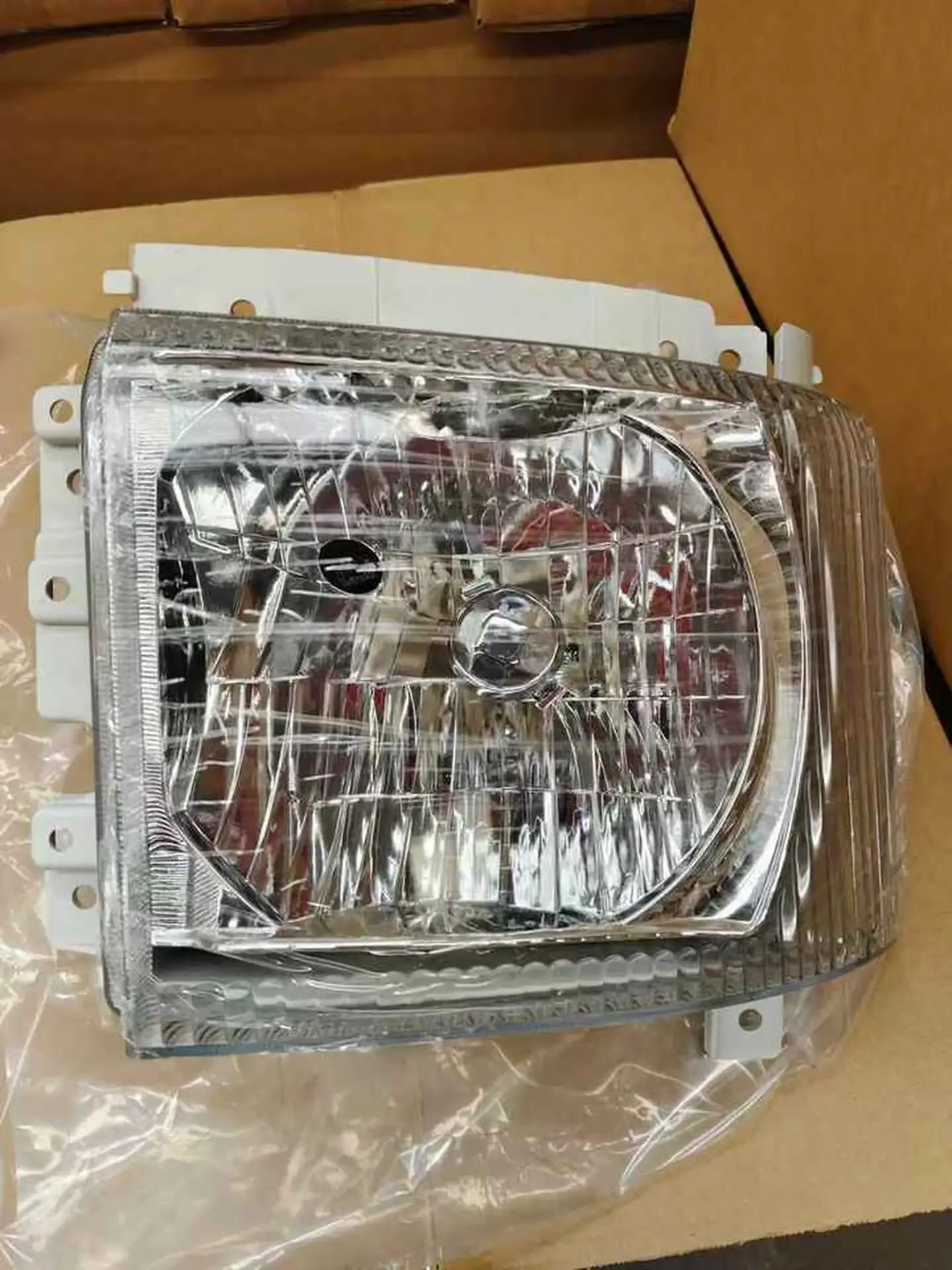 Plastic Head Lamp for Isuzu Deca 360