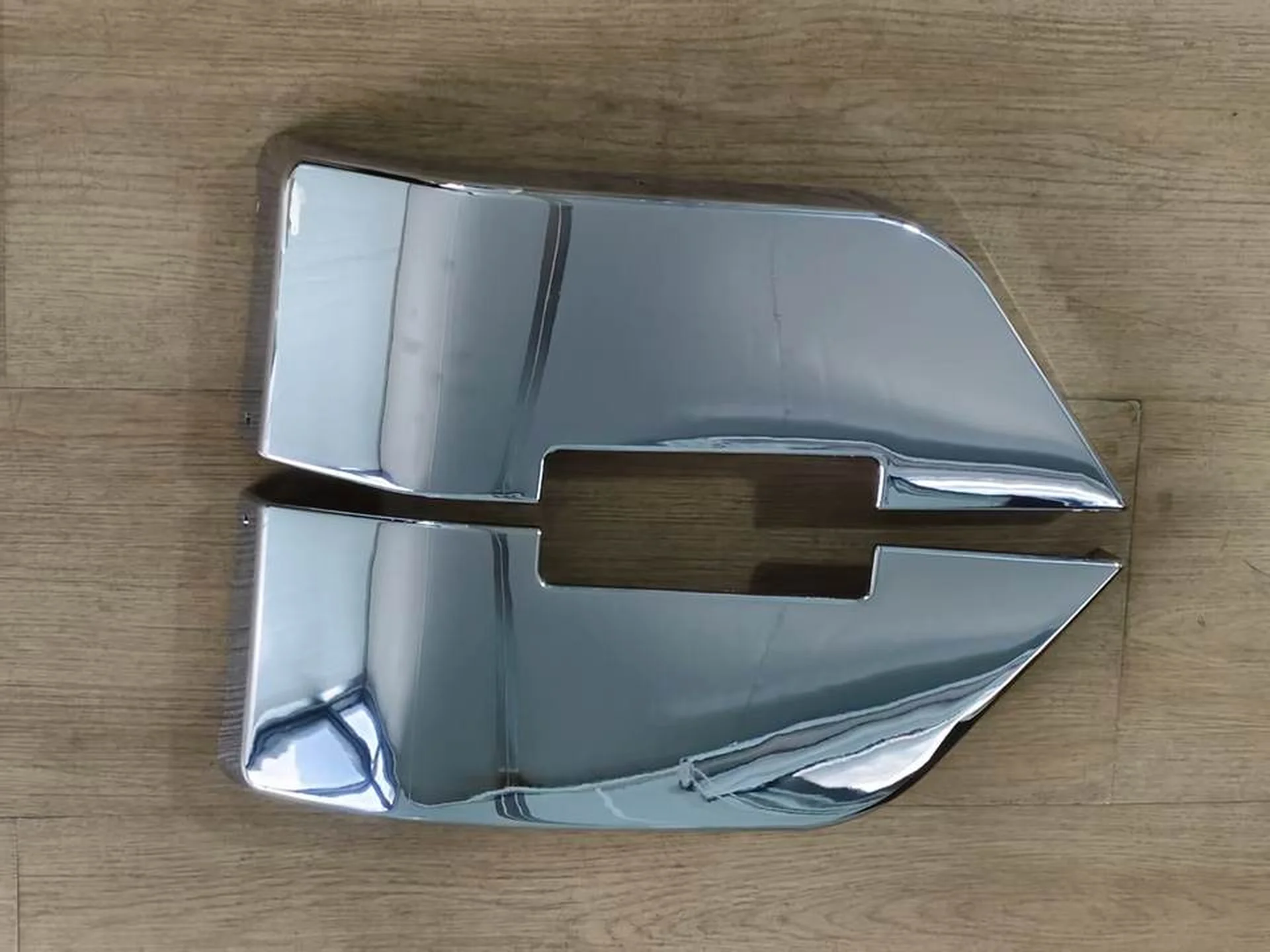 Chrome Plastic Step Panel for Isuzu Forward / FRR