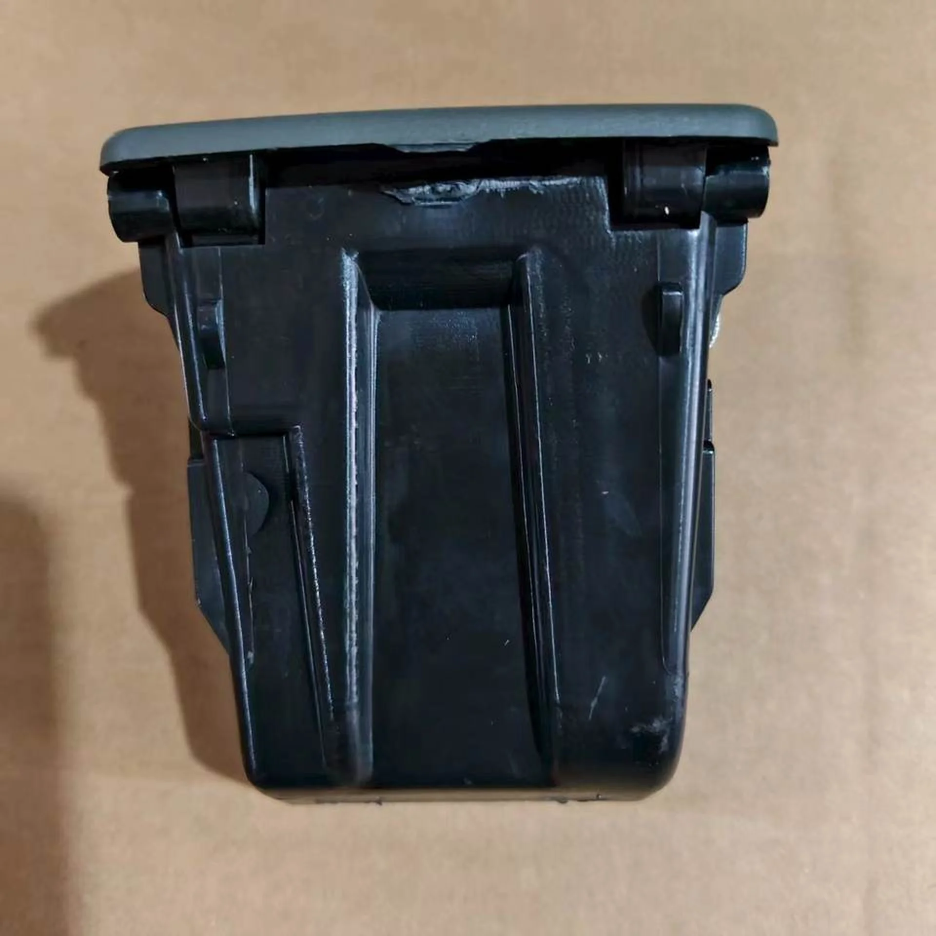 Black Plastic Ashtray for Isuzu NPR 700P