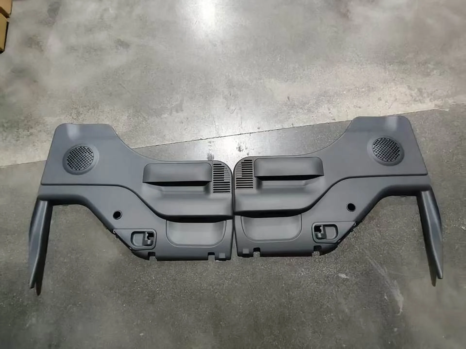 Gray Plastic Door / Window Trim for Isuzu NPR 100P