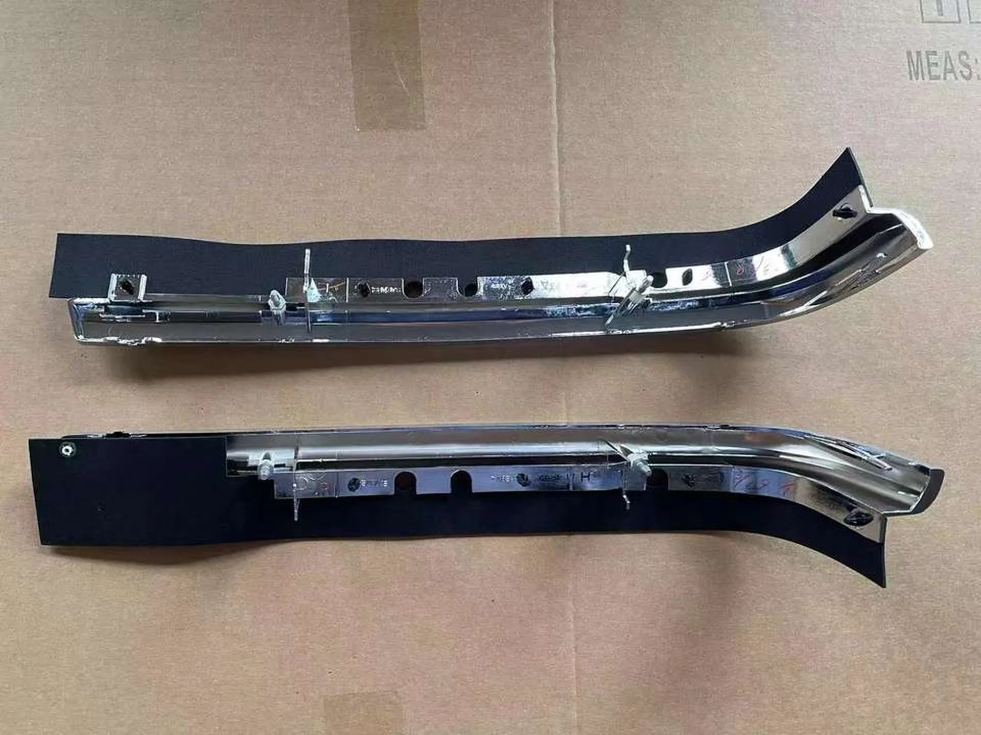 Chrome / Black Plastic Lamp Cover for Isuzu NPR 100P
