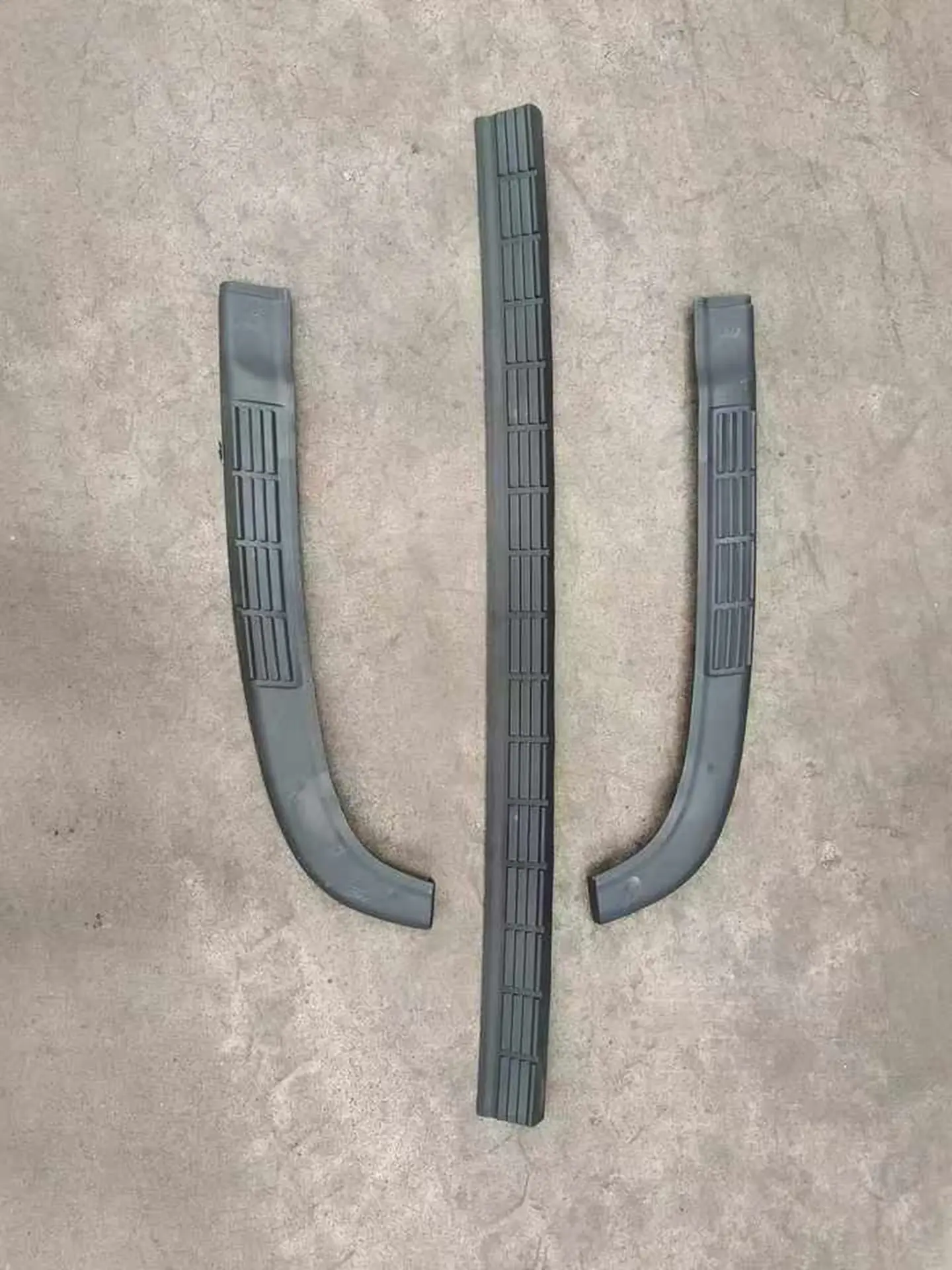 Black Plastic Bumper for Isuzu Deca 270/320