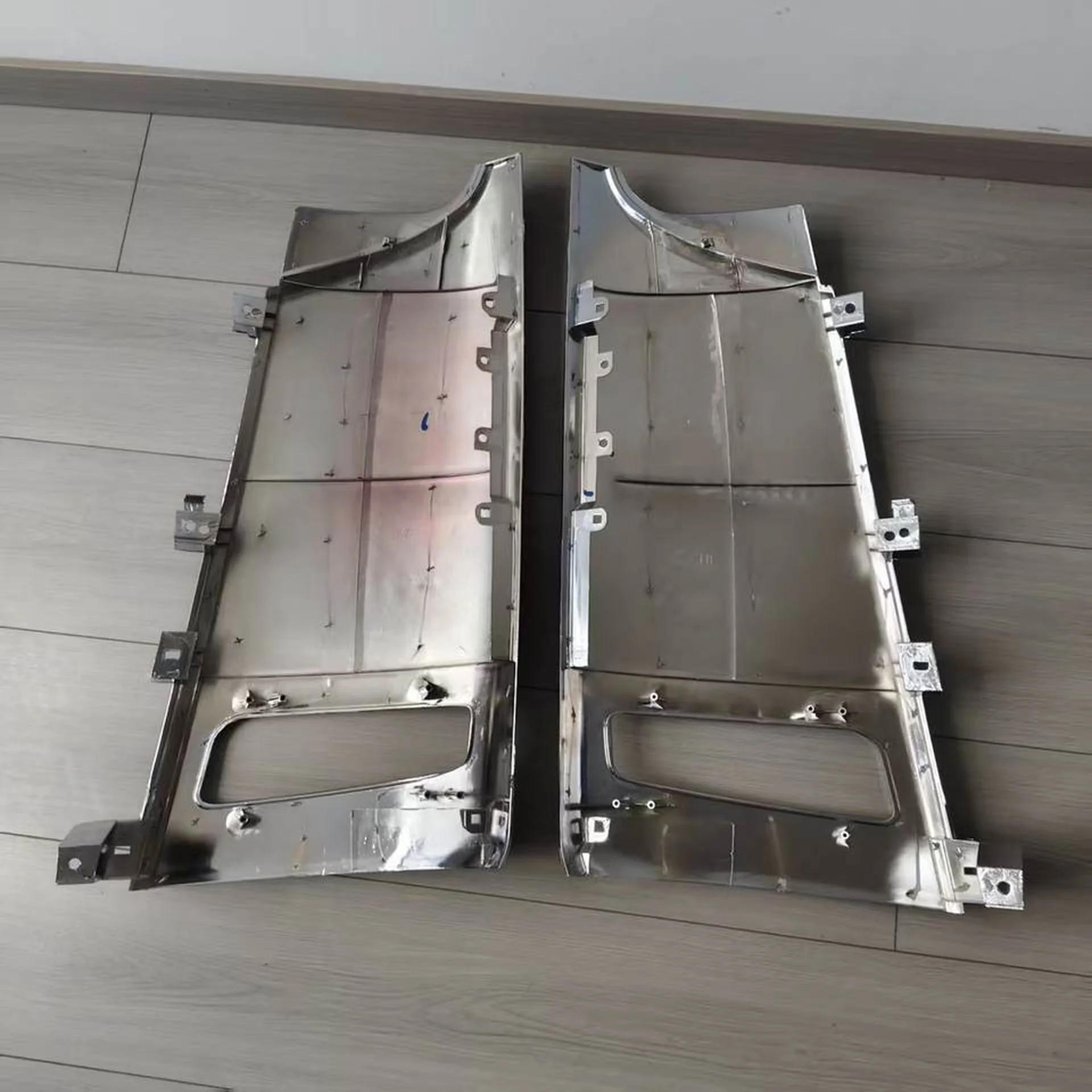 79*39CM Chrome / White Plastic Corner Panel for Mitsubishi FM1524 / FM65F