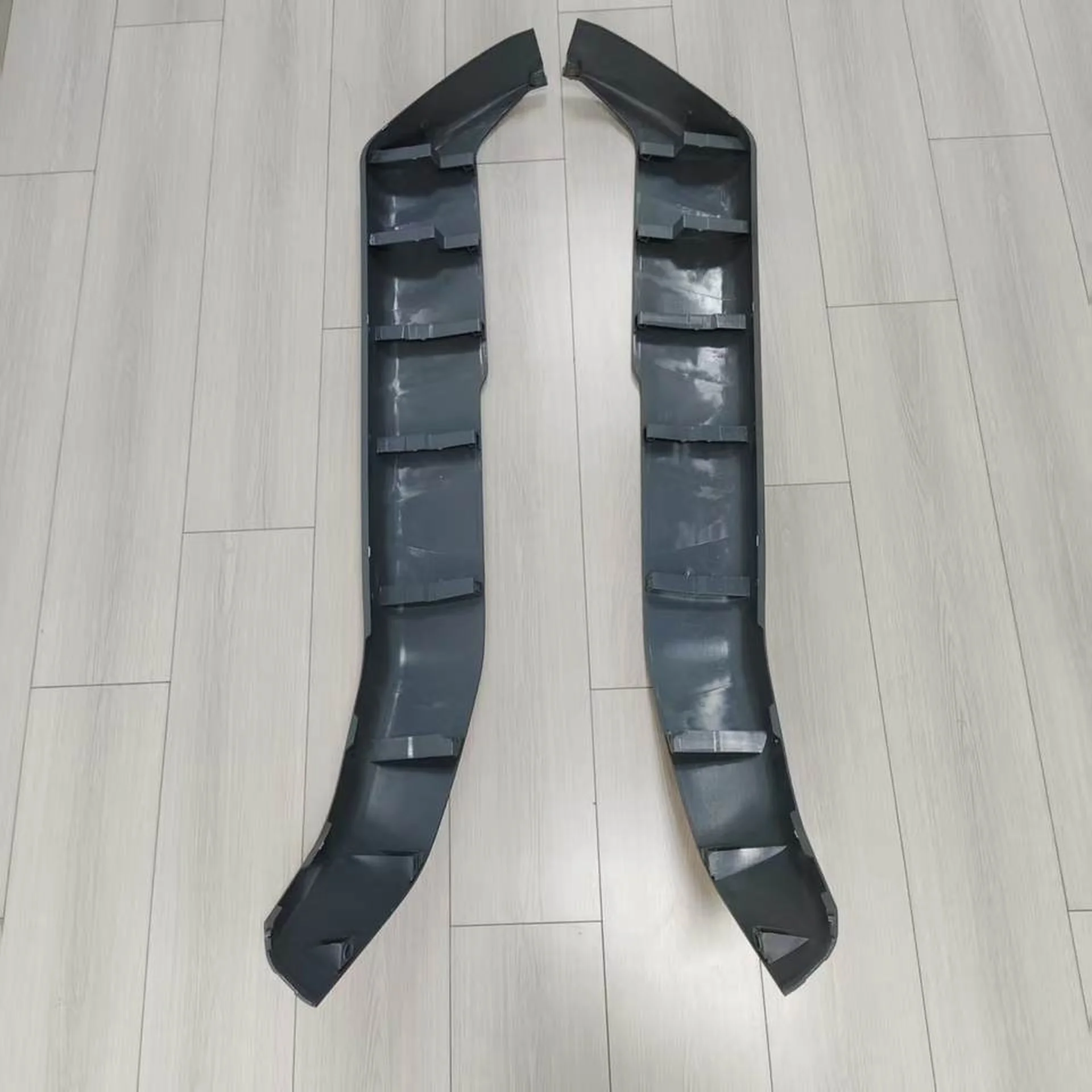 144CM Gray Plastic Fender / Mud Flap for Mitsubishi FN627 / FM617