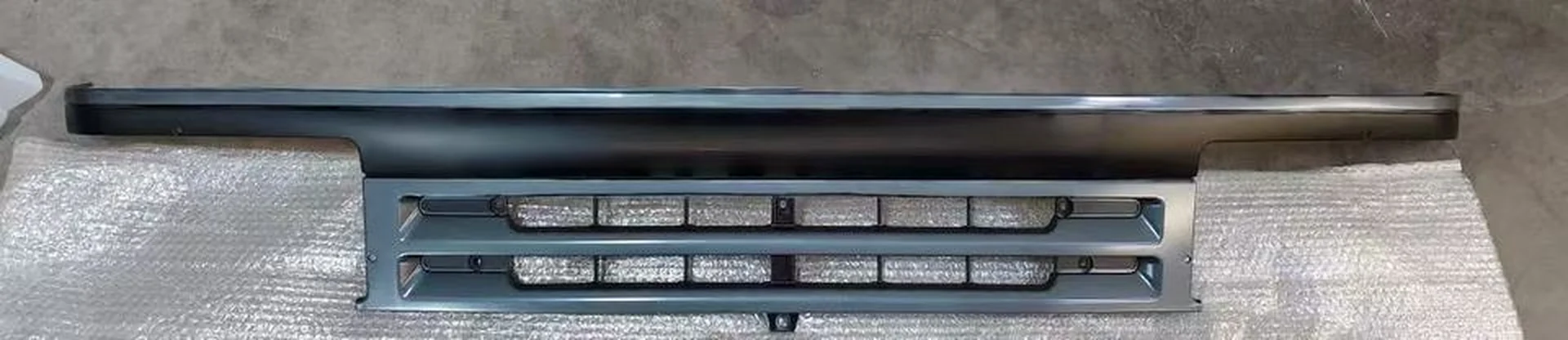 Chrome / Gray Plastic Grille for Mitsubishi FE444