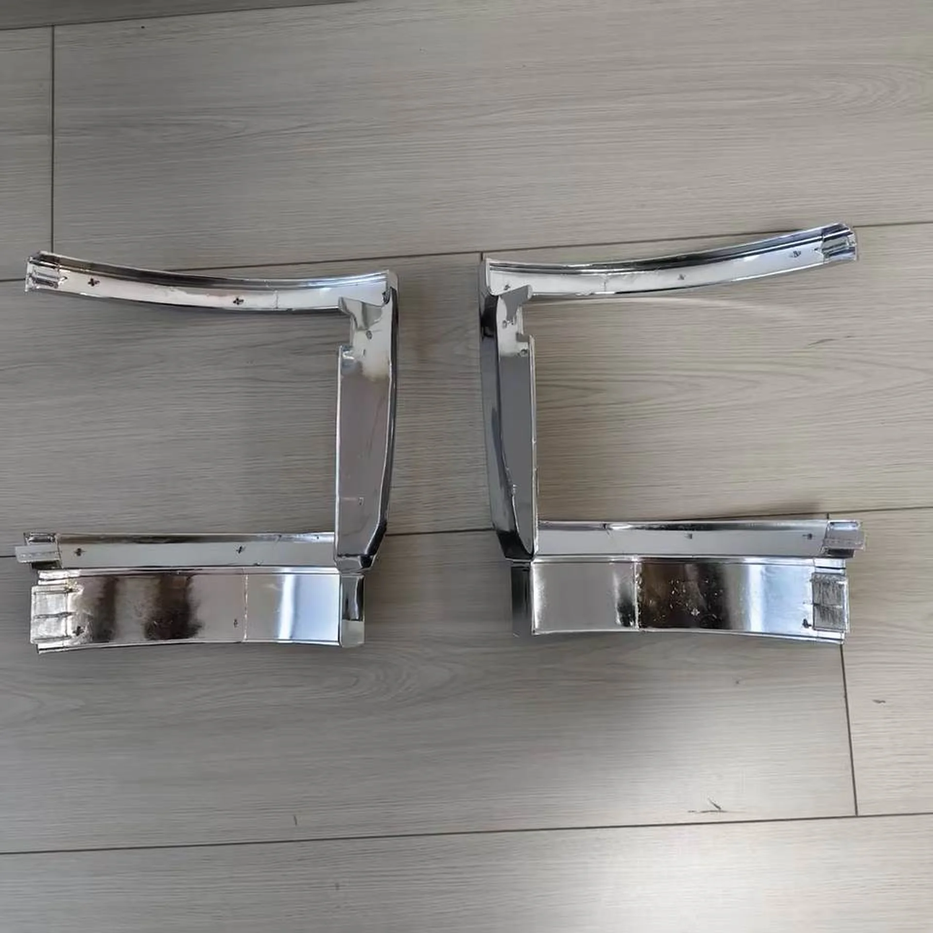 24*11CM Chrome Plastic Corner Lamp for Mitsubishi Fuso F380