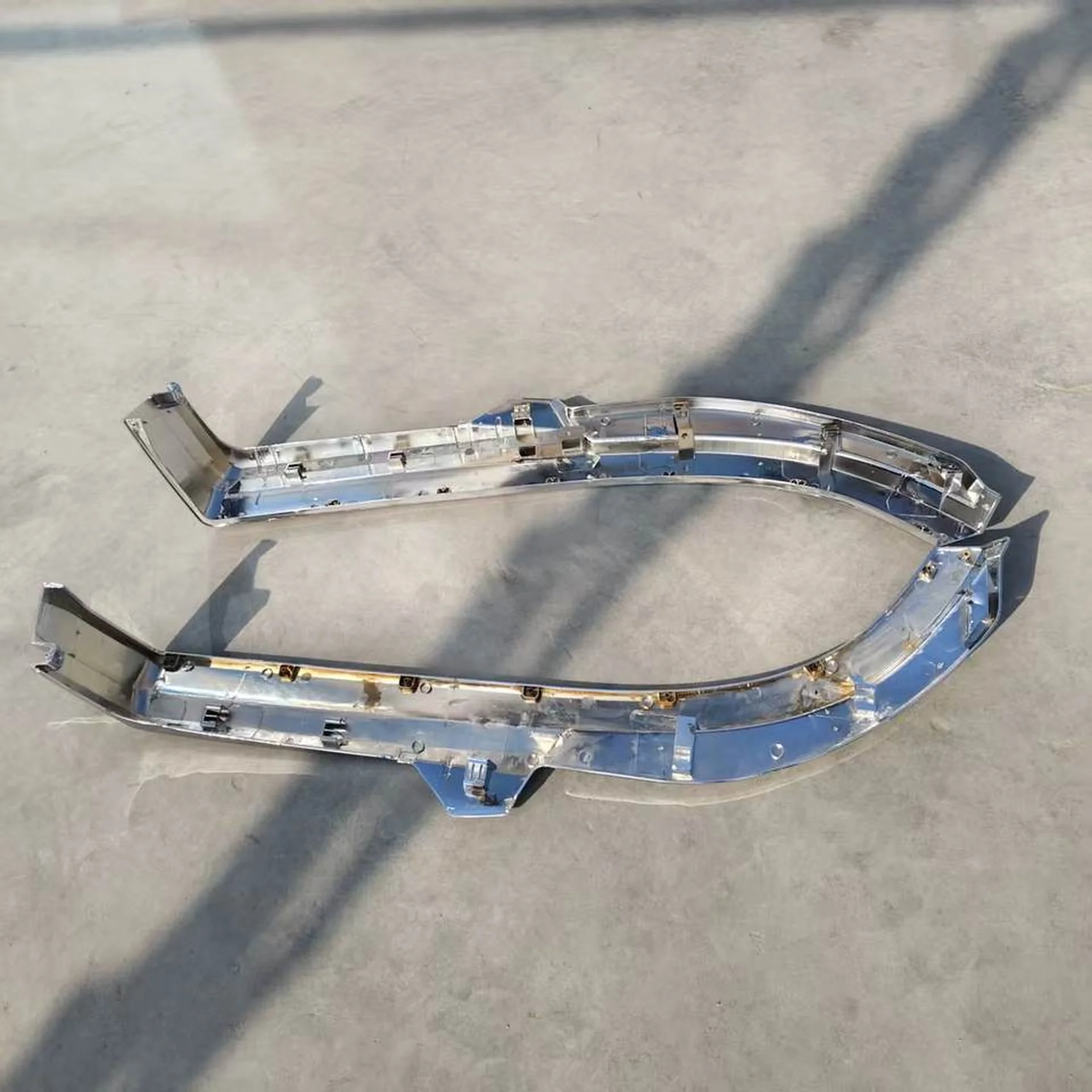 120CM Chrome Plastic Fender / Mud Flap for Mitsubishi Fuso F380