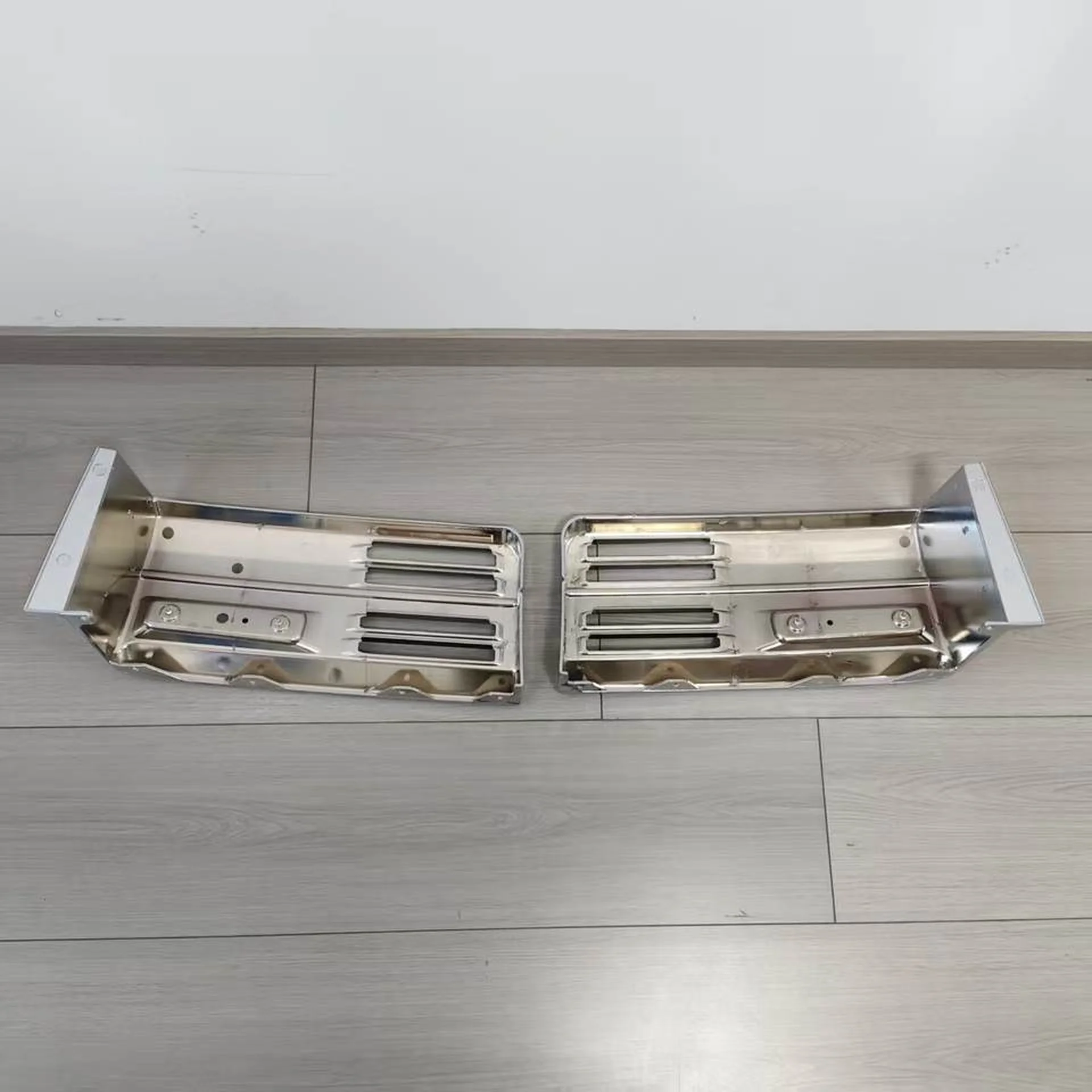 46.5*19CM Chrome Plastic Step Panel for Mitsubishi Fuso F420