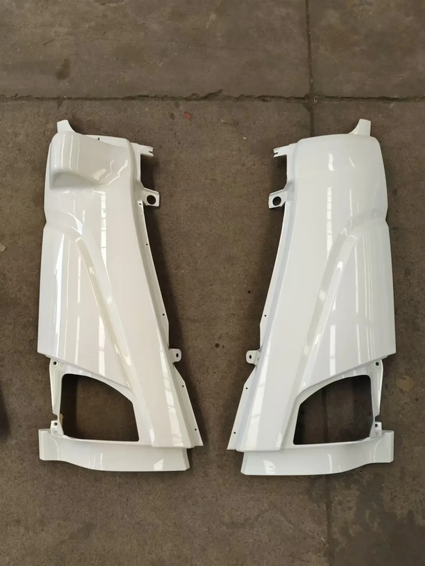 Chrome / White Plastic Corner Panel for Hino Victor