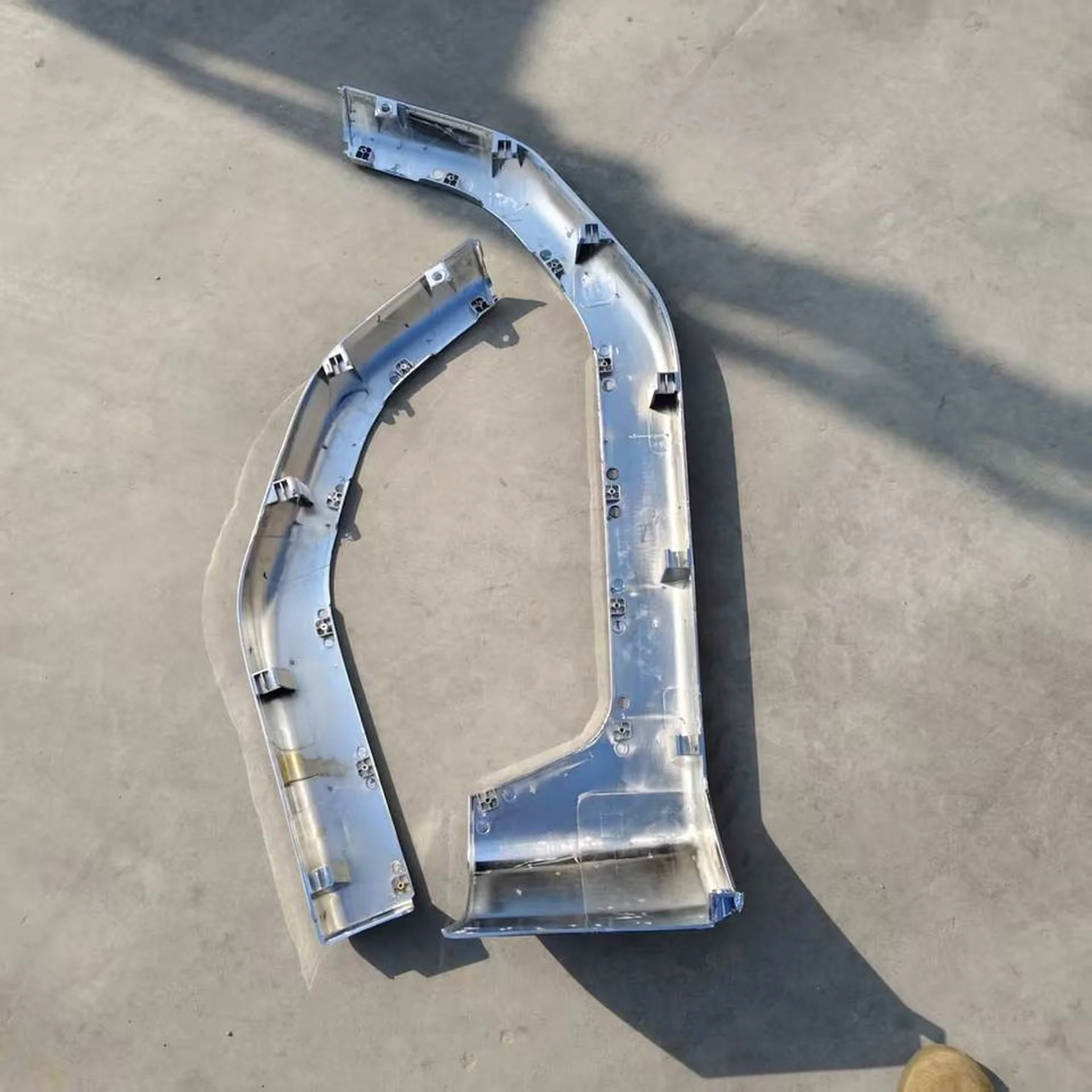 Chrome Plastic Fender / Mud Flap for Mitsubishi FM1524 / FM65F